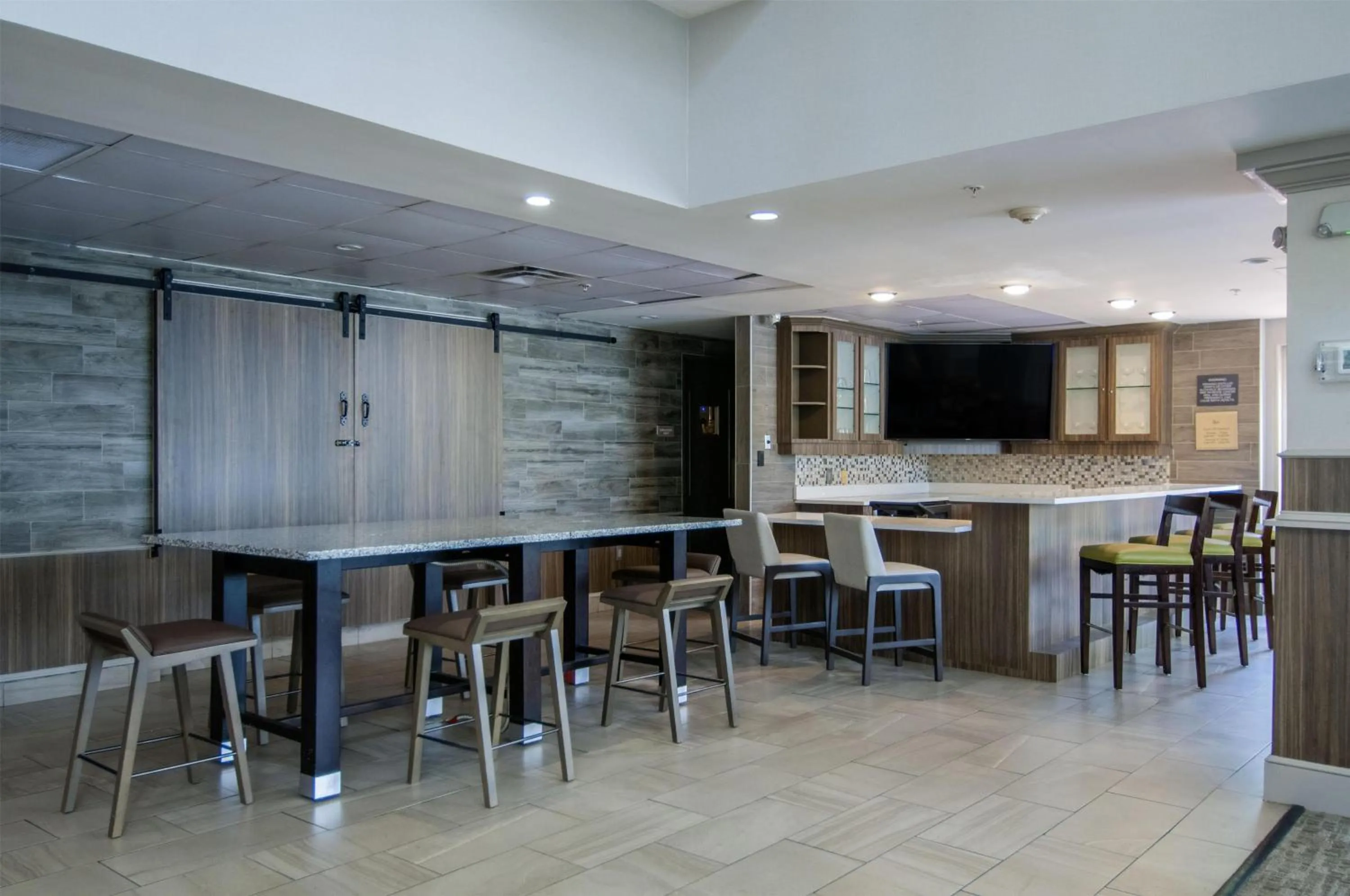 Lounge or bar in Hilton Garden Inn Hattiesburg