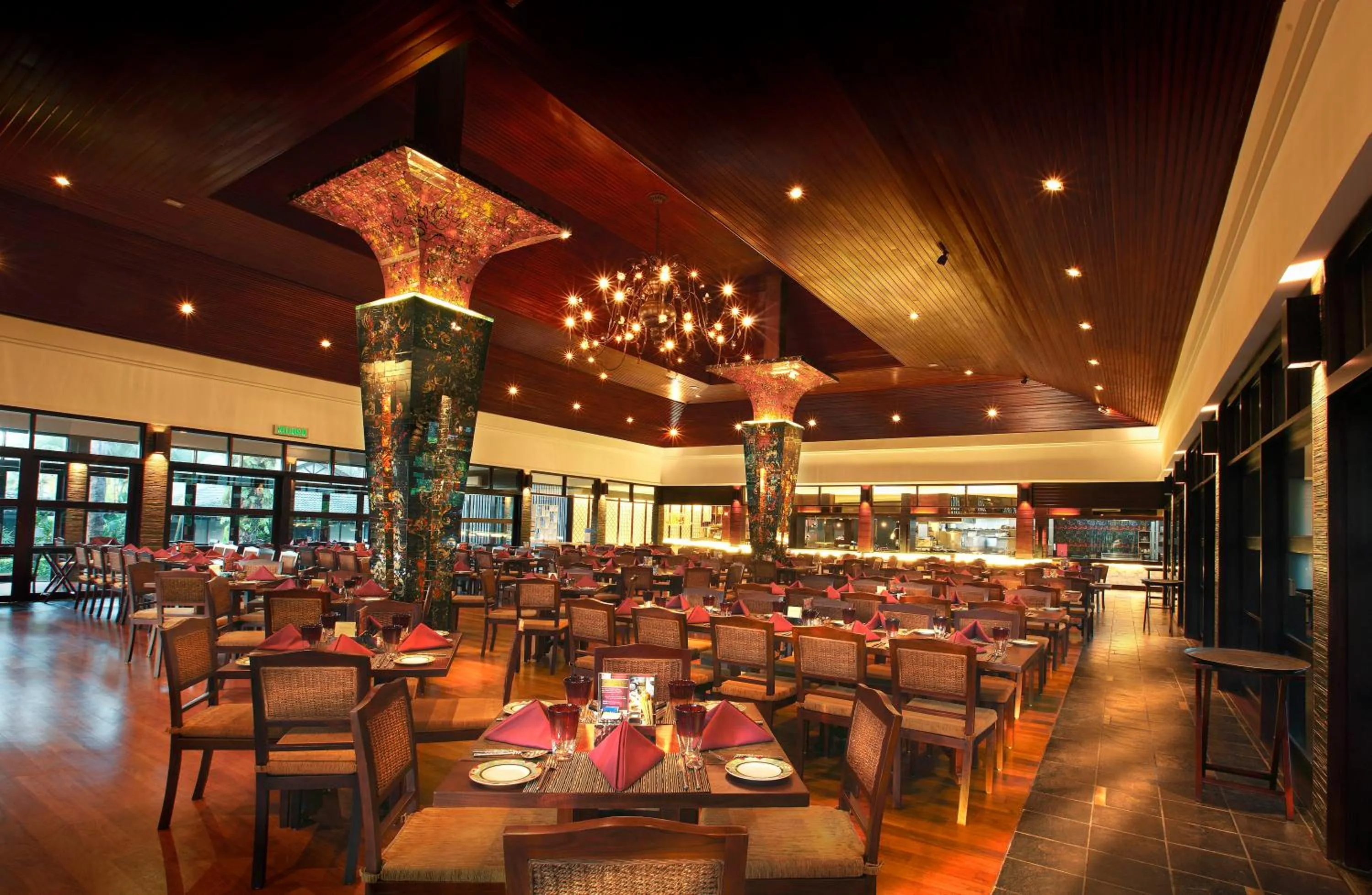 Restaurant/places to eat in Cyberview Resort & Spa