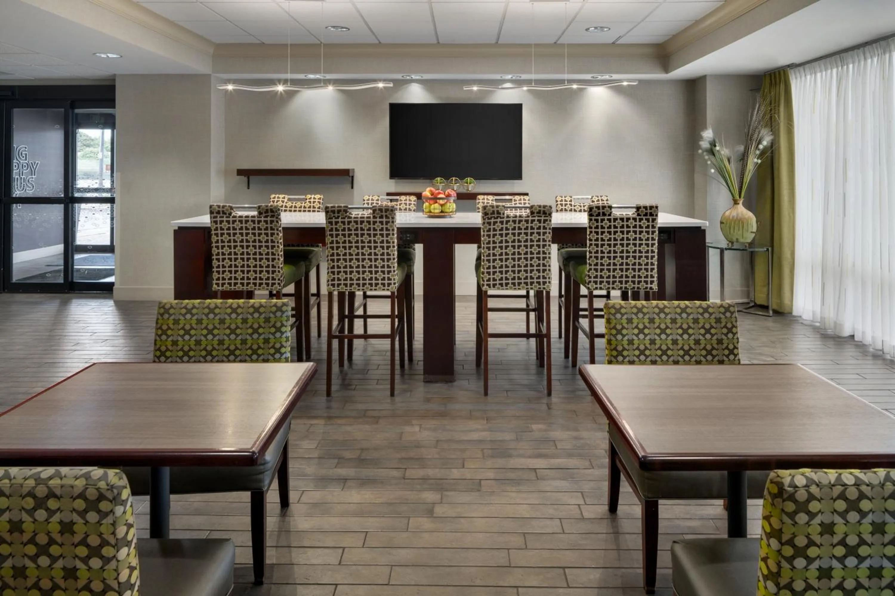 Restaurant/places to eat in Hampton Inn Rochester - Irondequoit