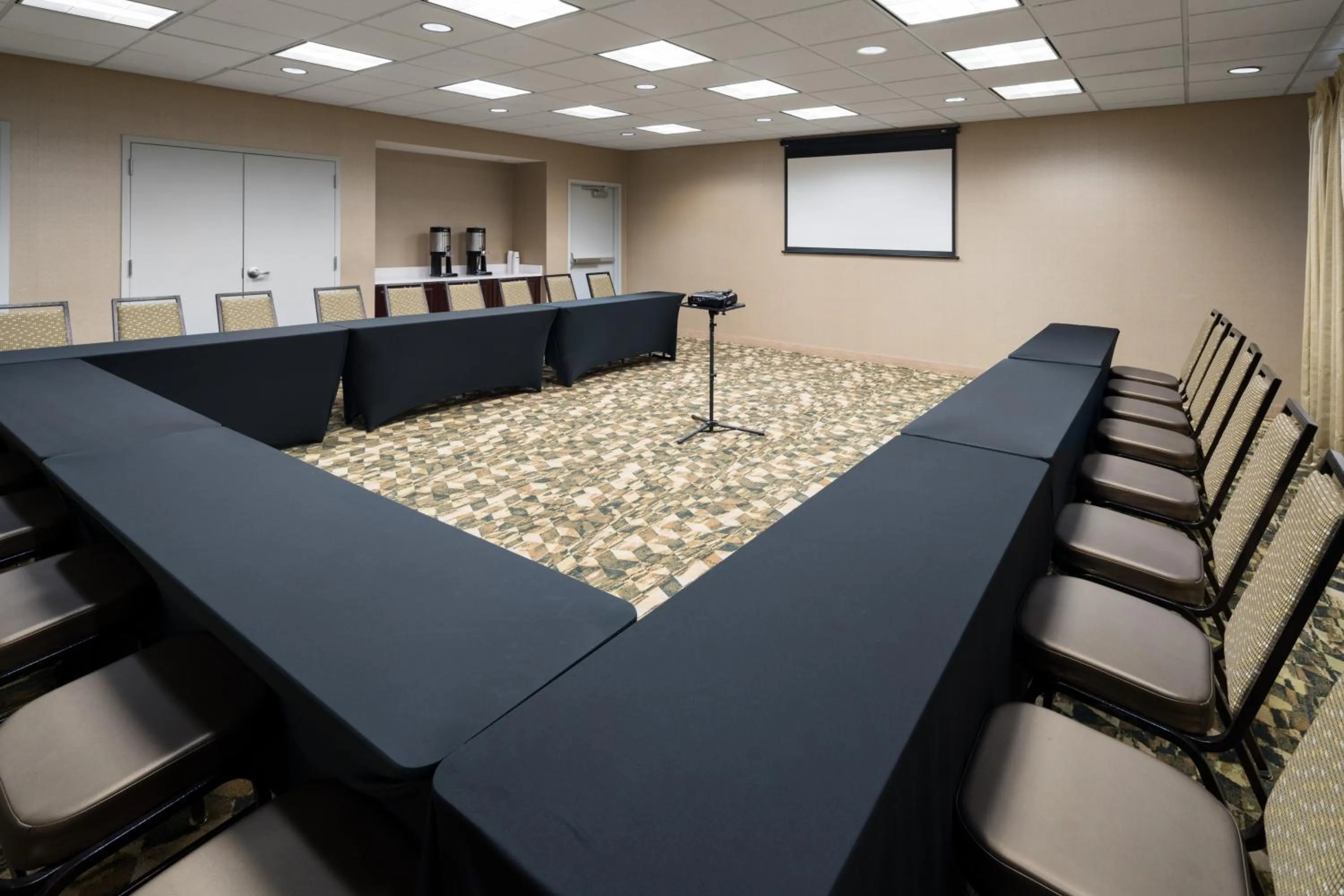 Meeting/conference room in Hampton Inn Rochester - Irondequoit