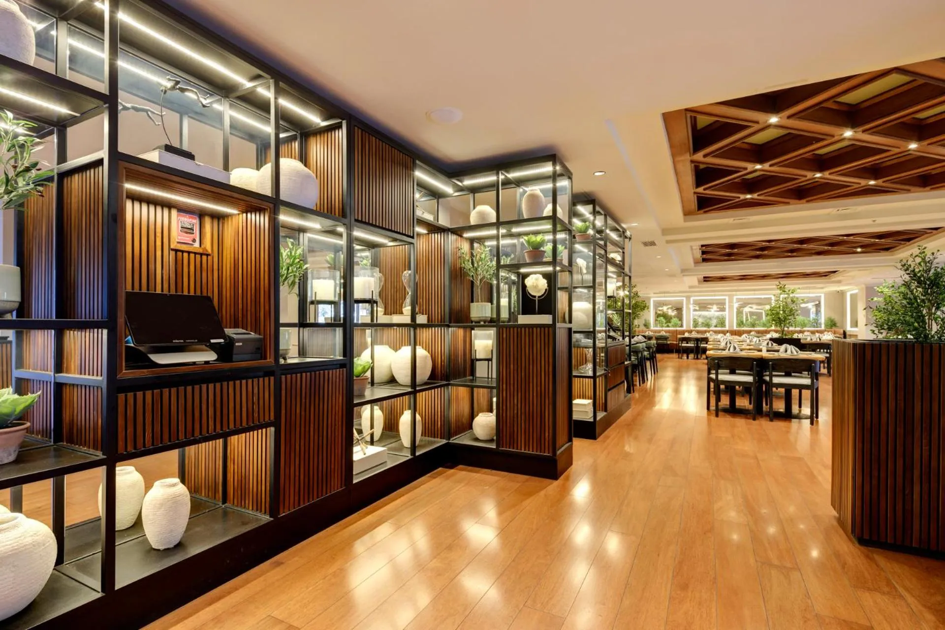 Restaurant/places to eat in Plaza El Bosque Ebro