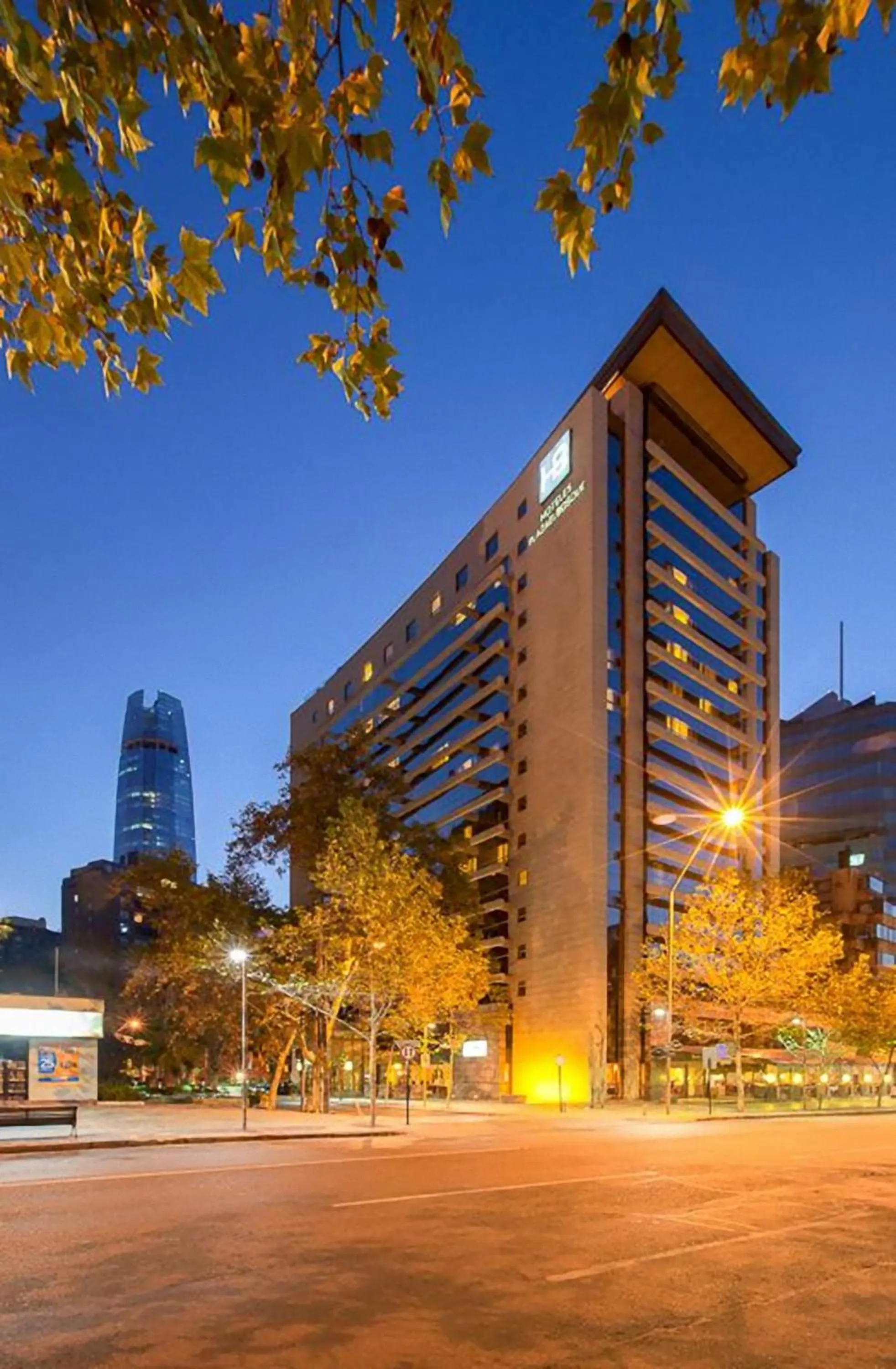 Property building in Plaza El Bosque Ebro