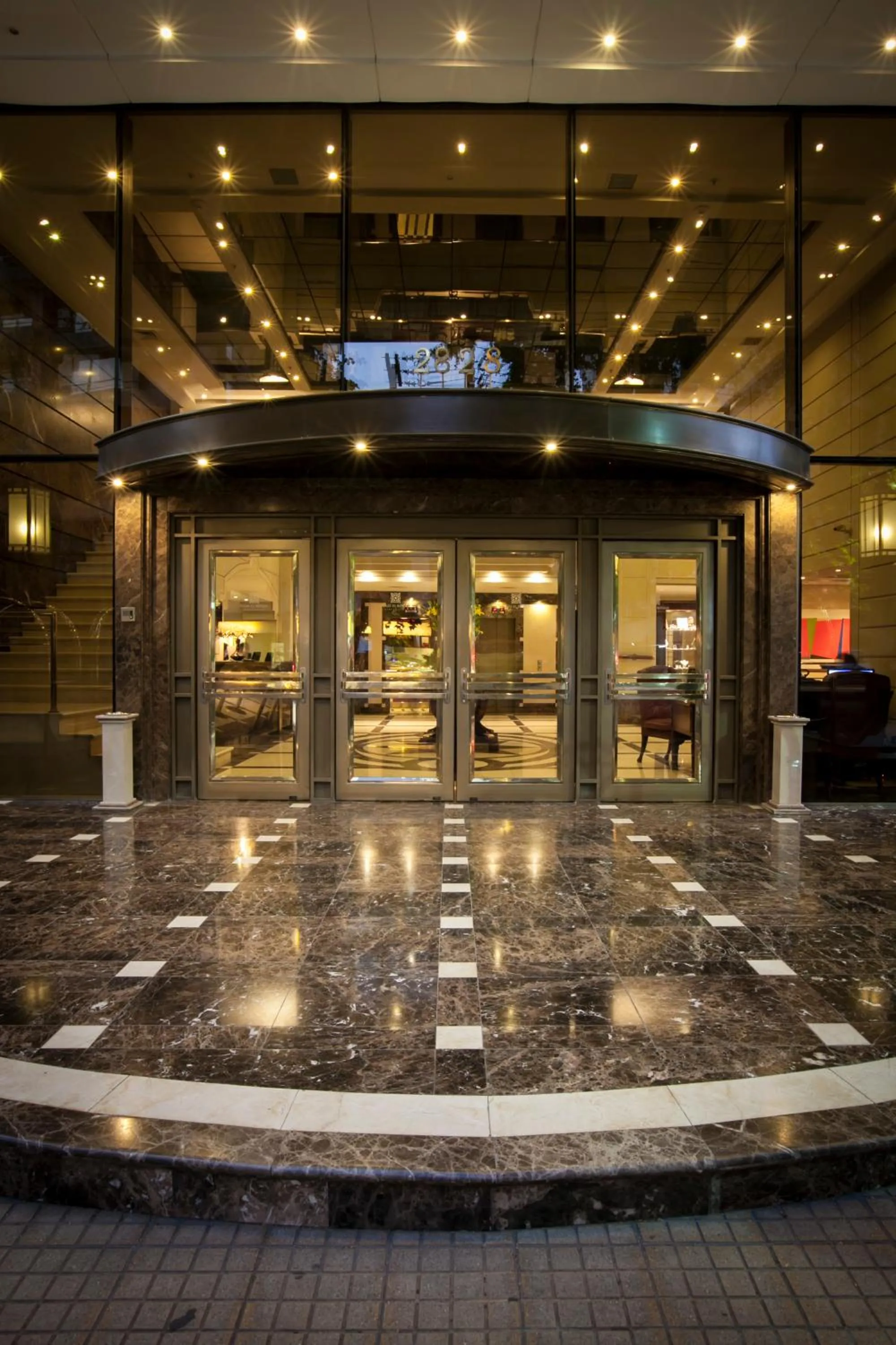 Facade/entrance in Plaza El Bosque Ebro