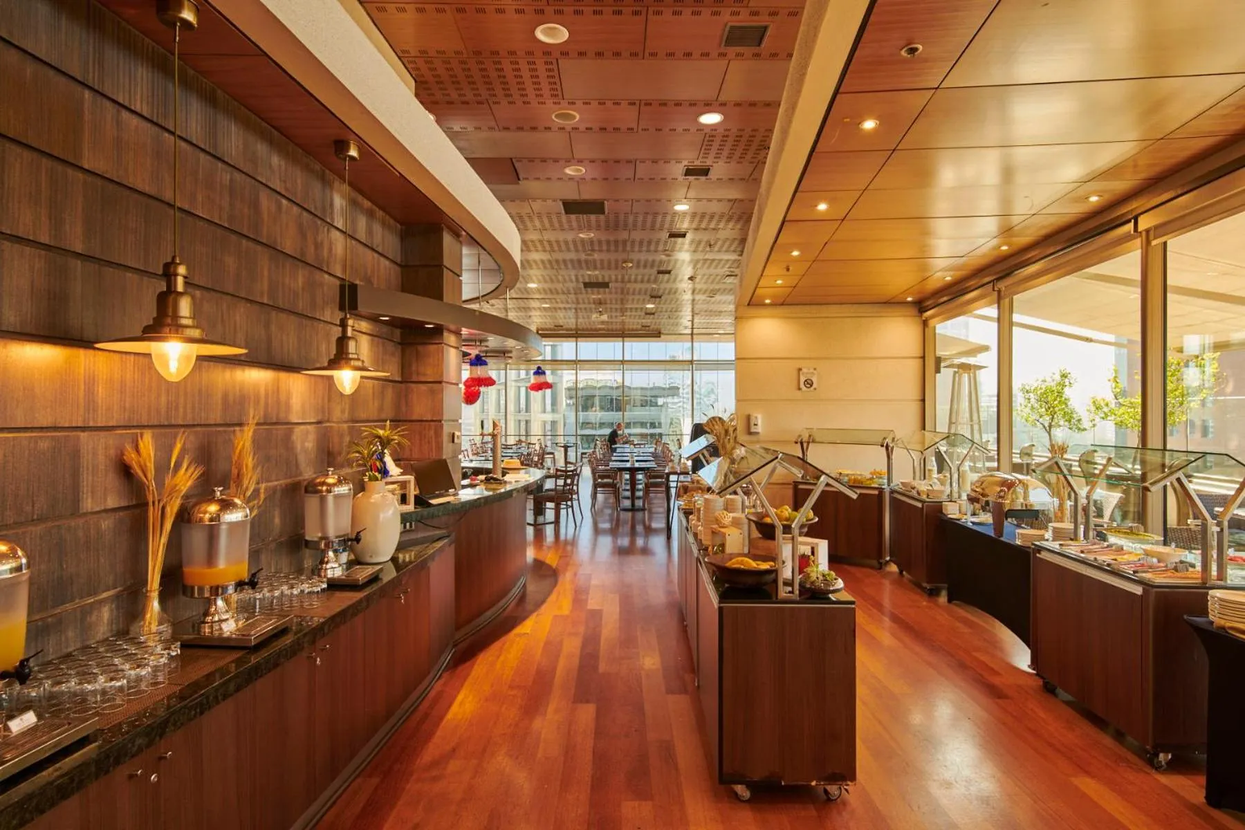 Restaurant/places to eat in Plaza El Bosque Ebro