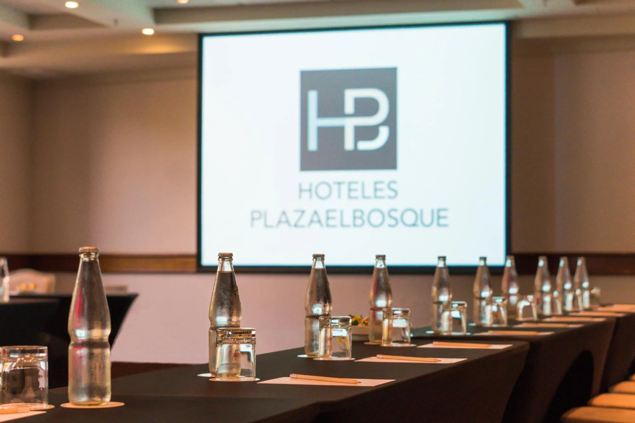 Business facilities in Plaza El Bosque Ebro