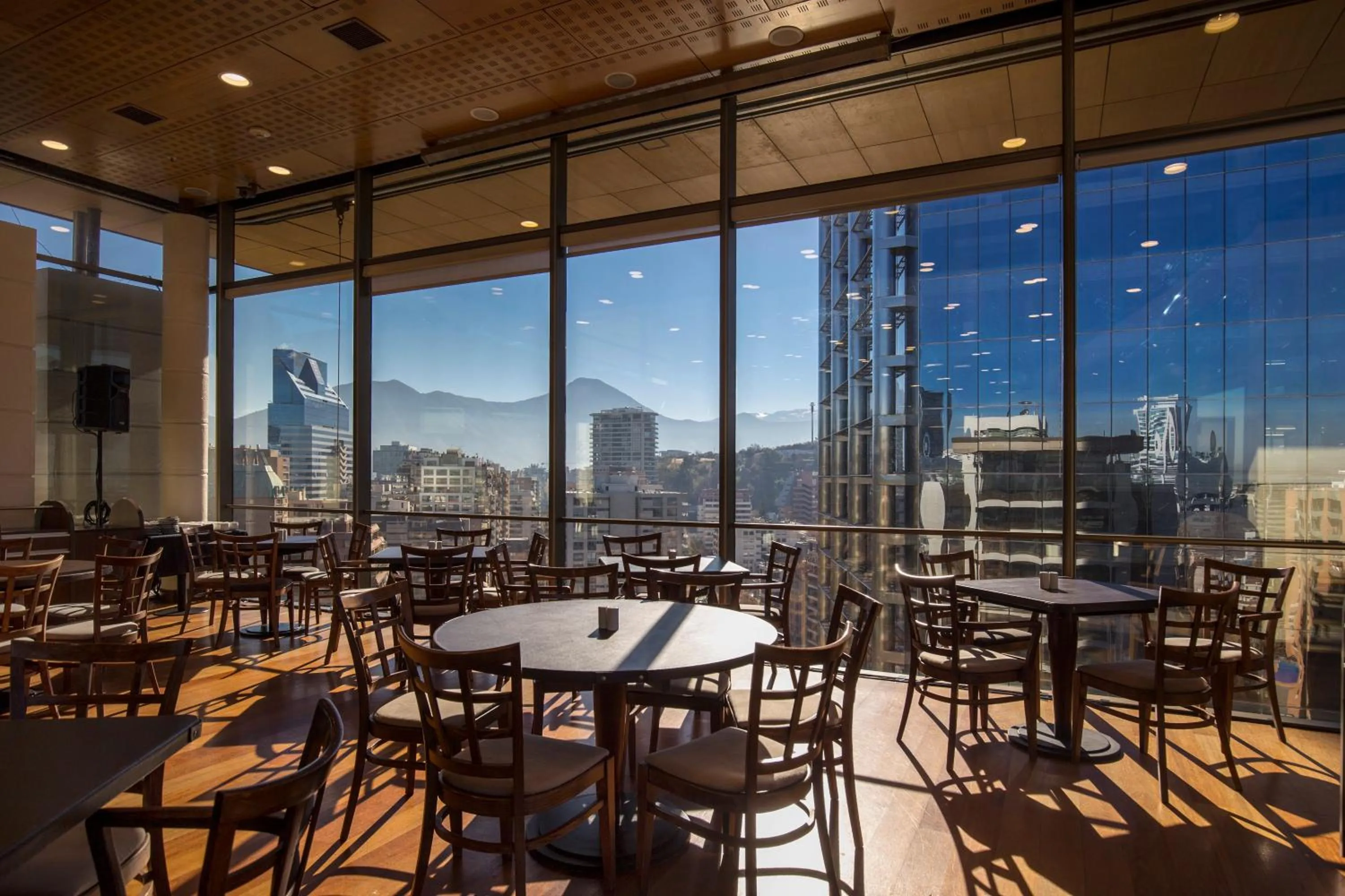 Restaurant/places to eat in Plaza El Bosque Ebro