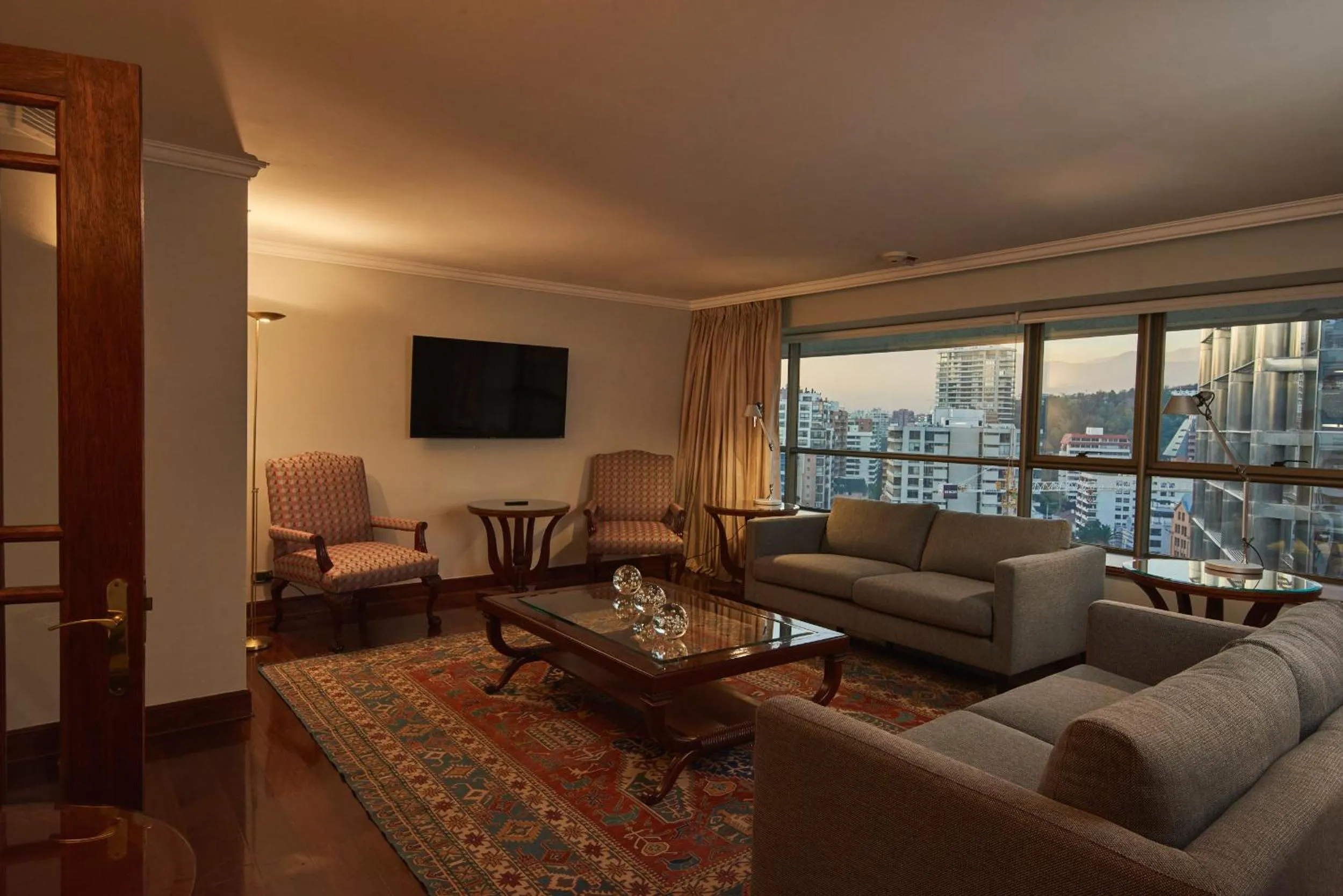 TV and multimedia in Plaza El Bosque Ebro