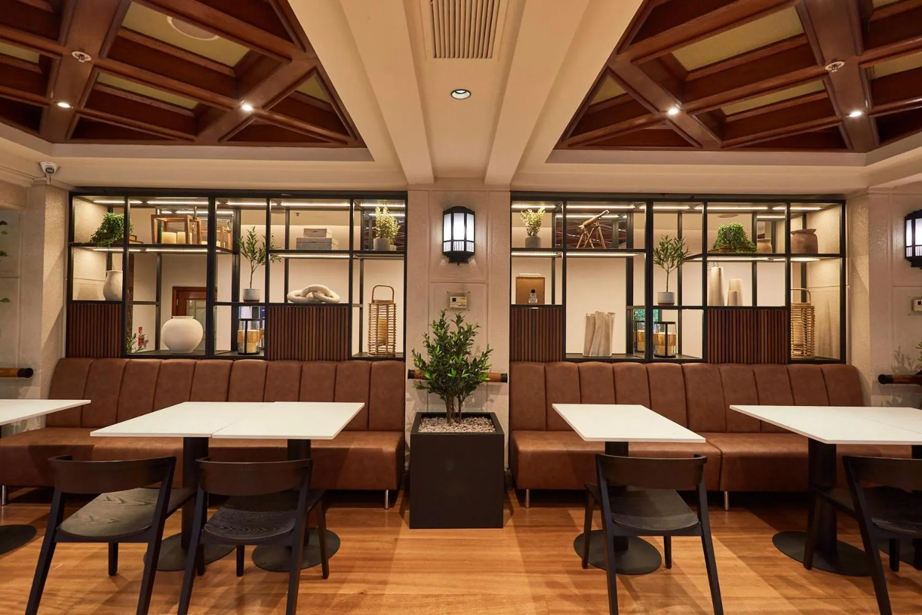 Restaurant/places to eat in Plaza El Bosque Ebro