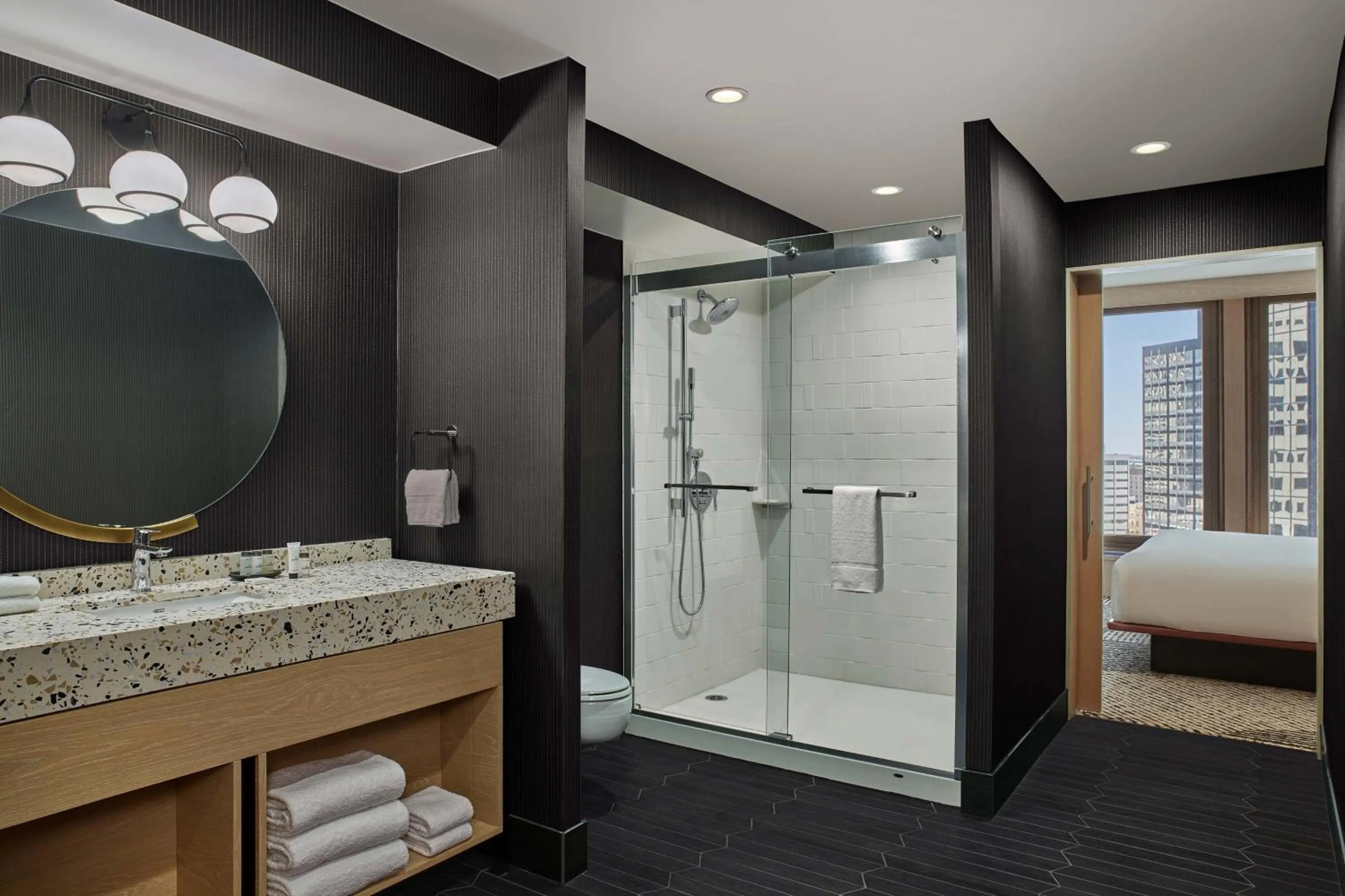 Bathroom, Bed in Sheraton Denver Downtown Hotel