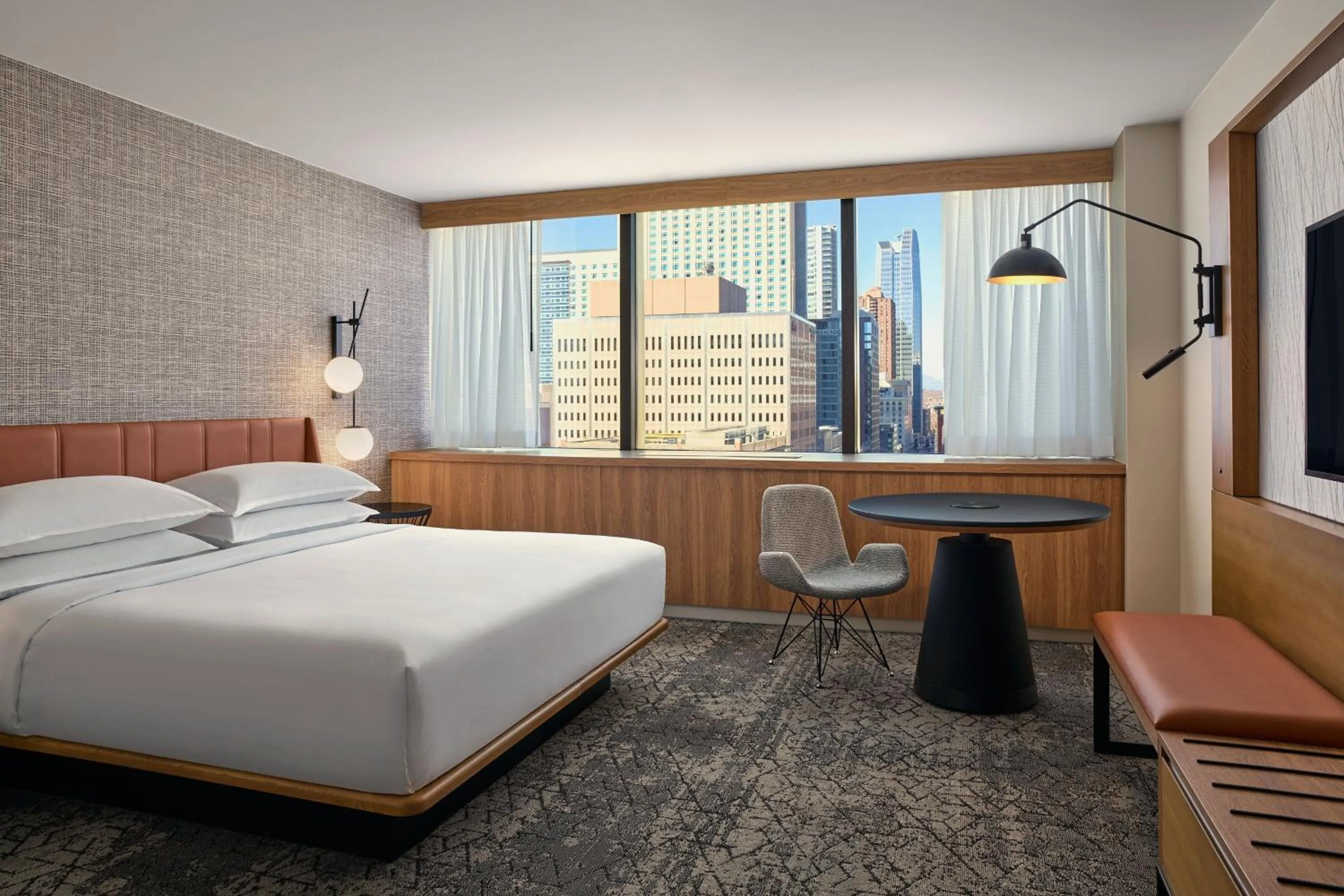 Photo of the whole room, Bed in Sheraton Denver Downtown Hotel