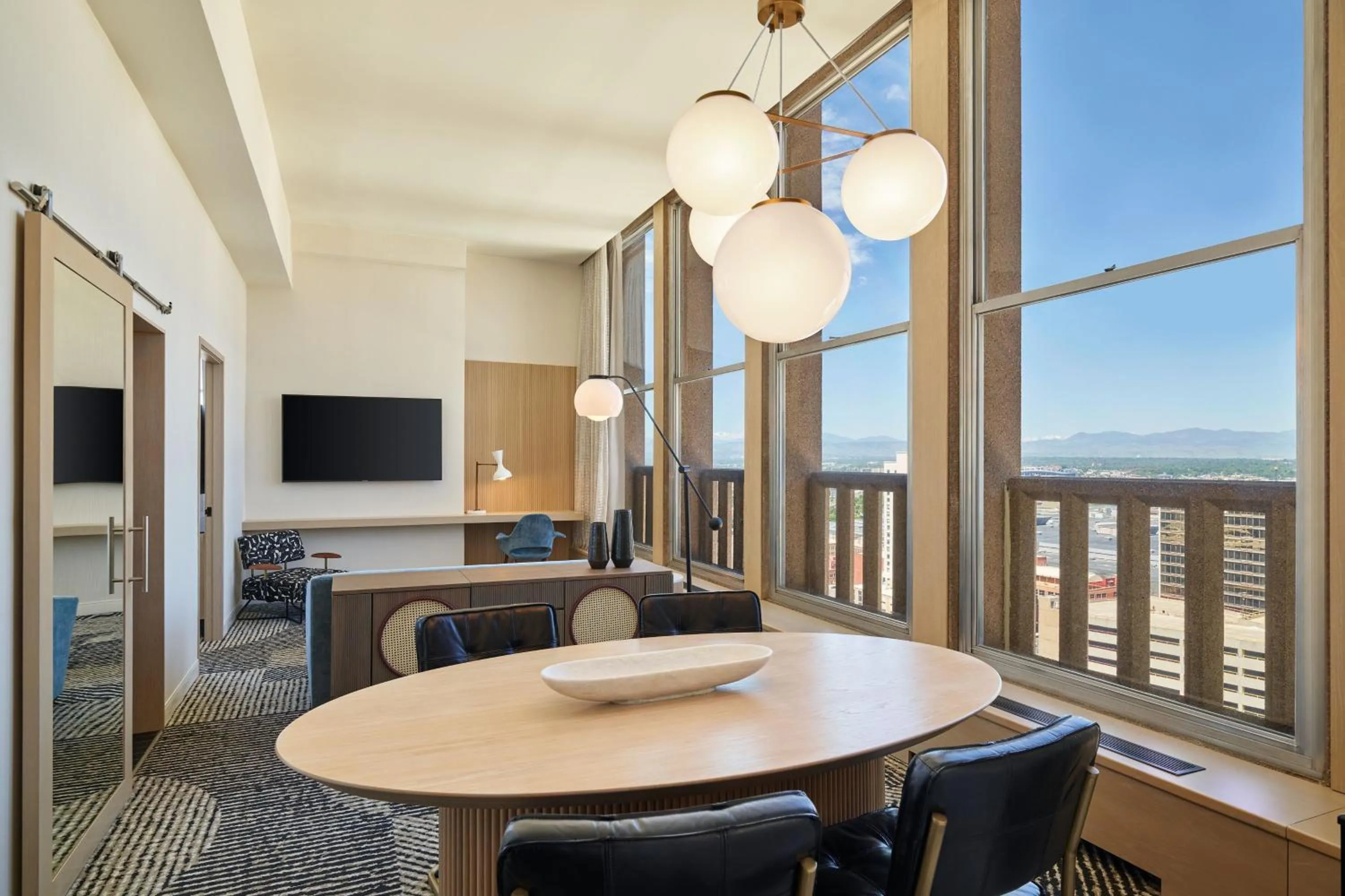 Living room in Sheraton Denver Downtown Hotel