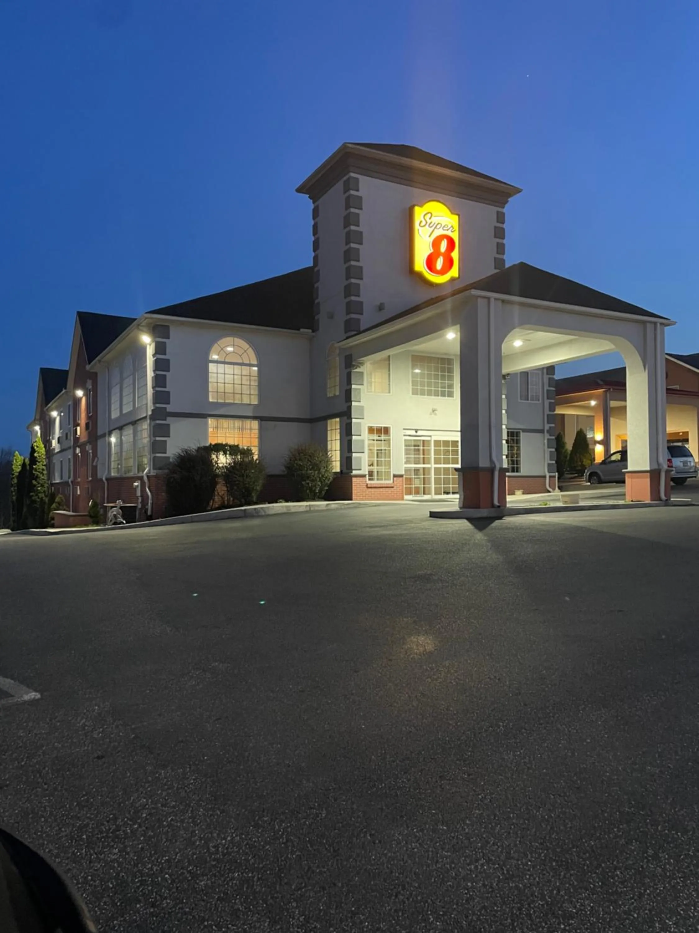 Super 8 by Wyndham Harrisburg Hershey North