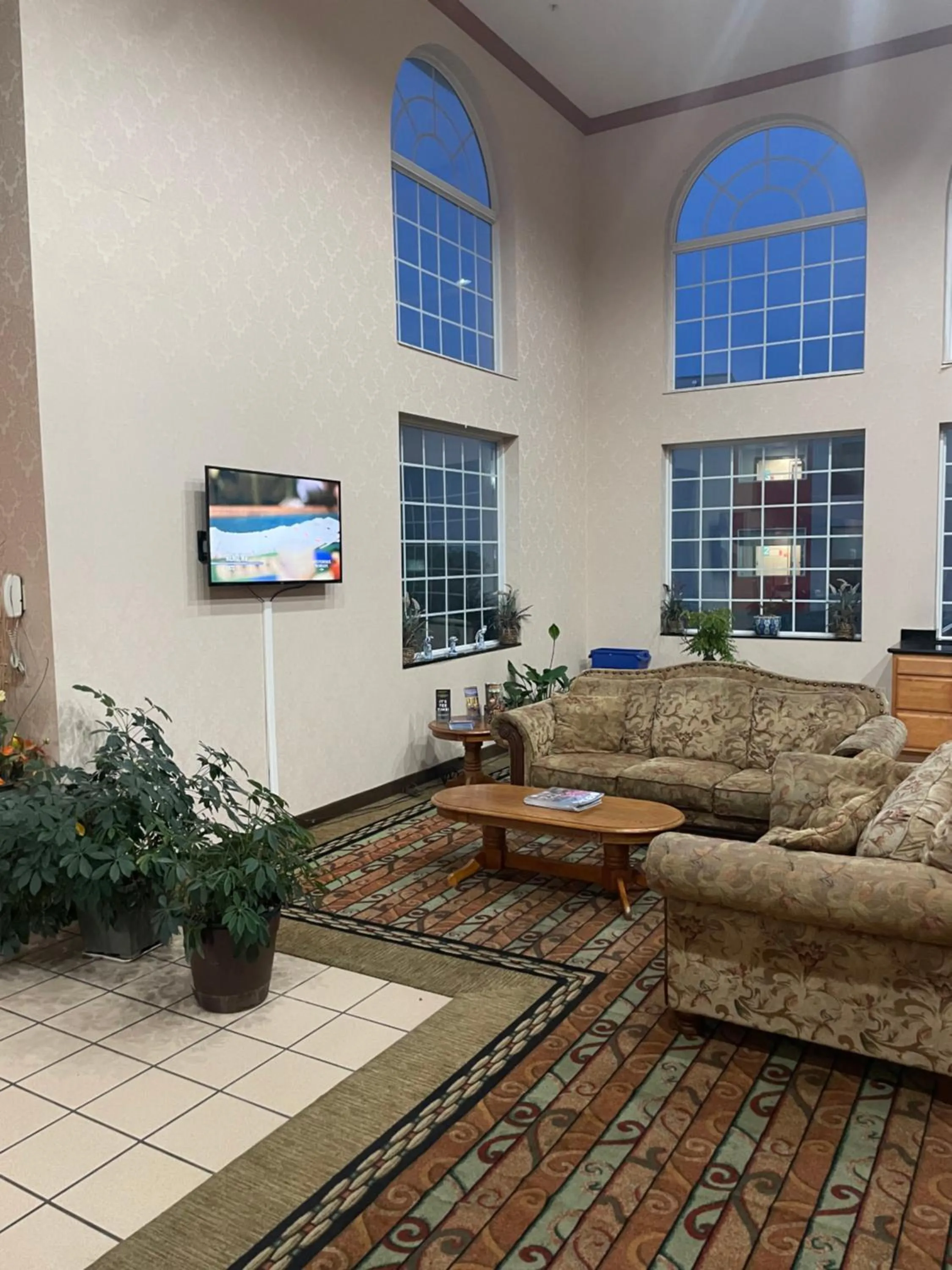 Seating area in Super 8 by Wyndham Harrisburg Hershey North