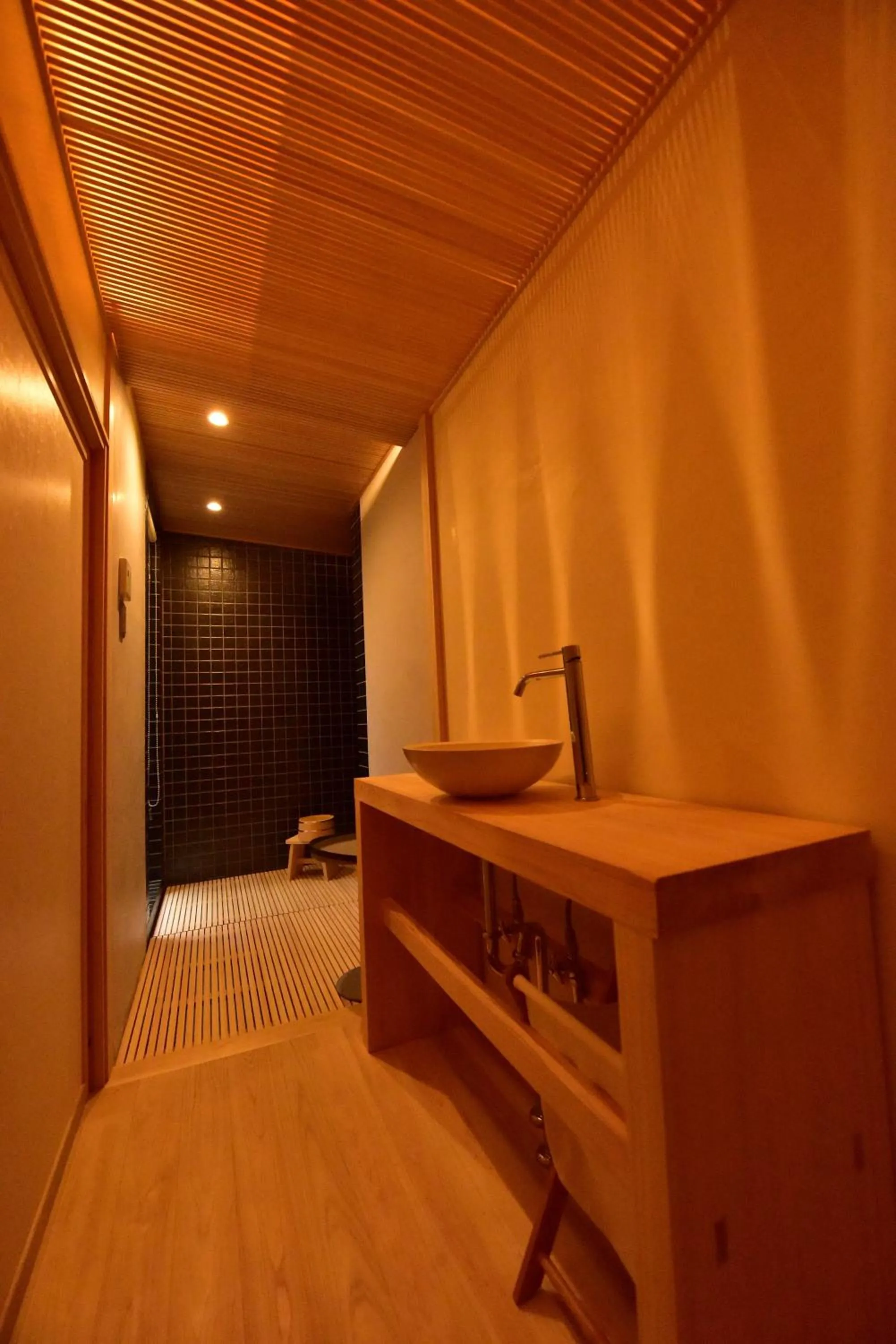 Shower in Yado Kiramachi
