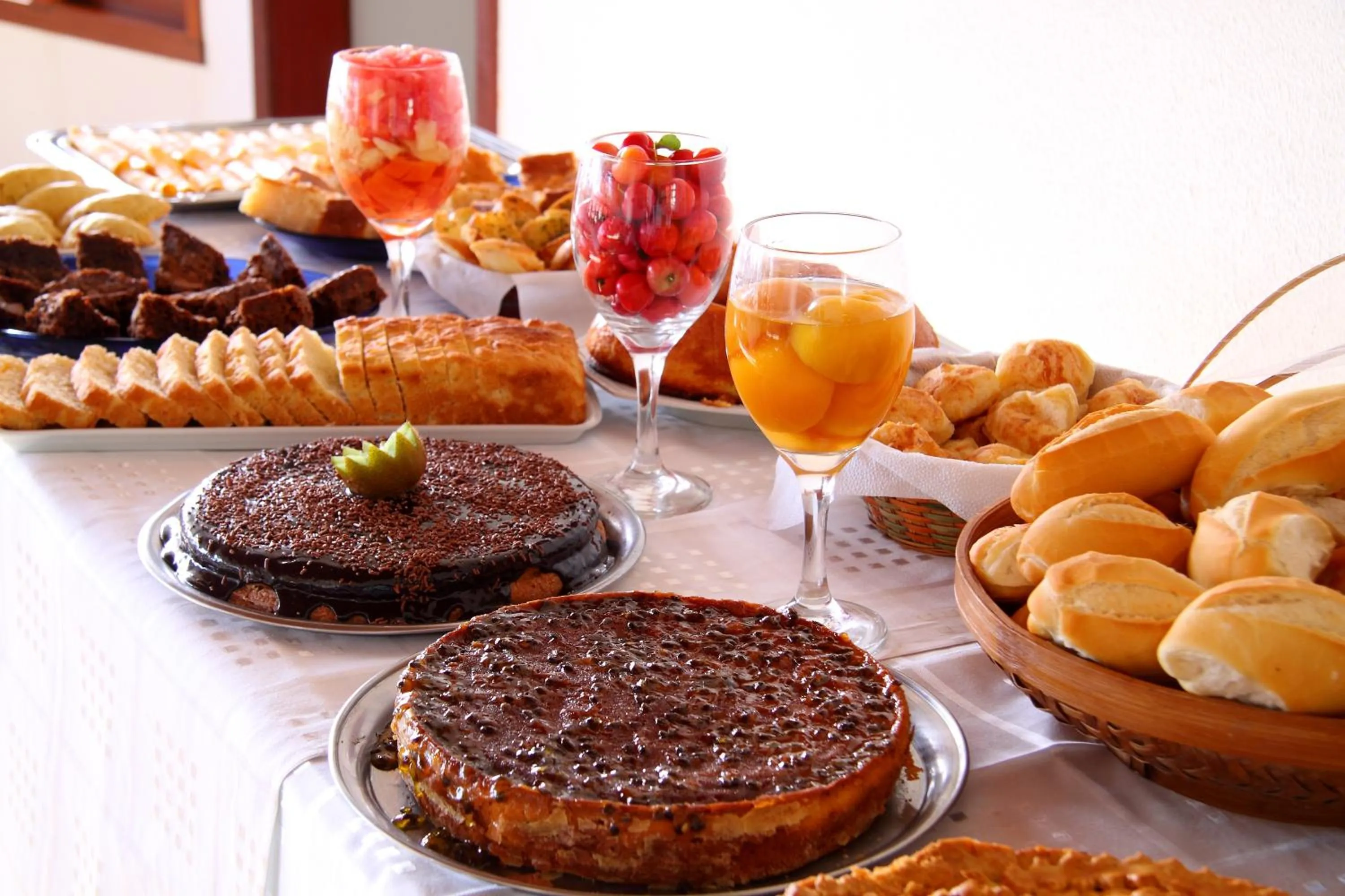 American breakfast in Enseada dos Corais Praia Hotel