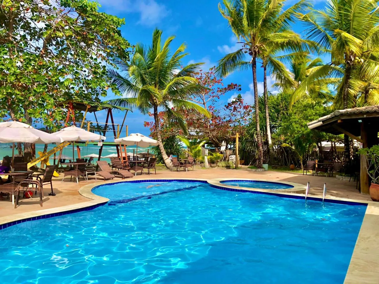 Pool view in Enseada dos Corais Praia Hotel