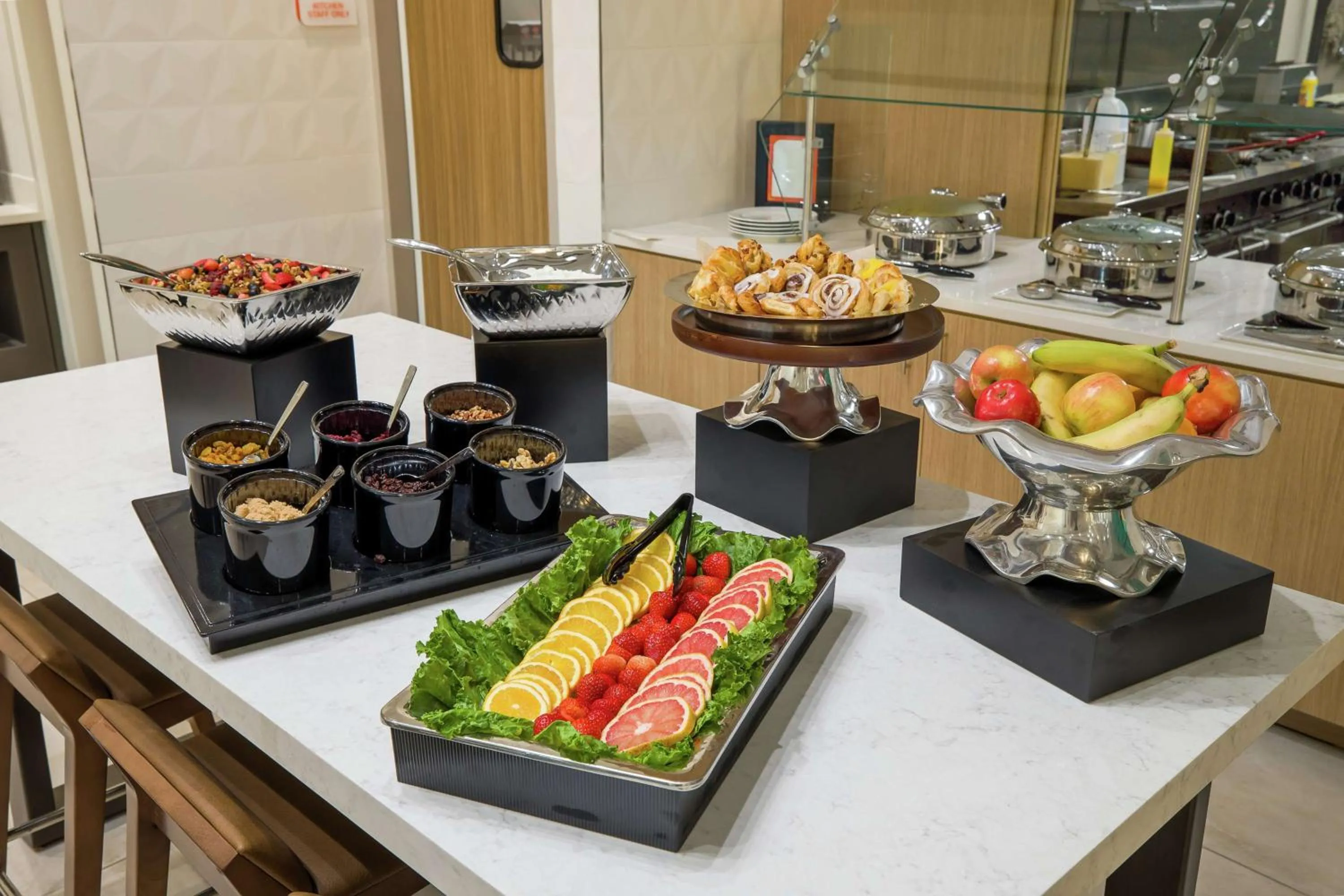 Breakfast in Hilton Garden Inn Knoxville Papermill Drive, Tn