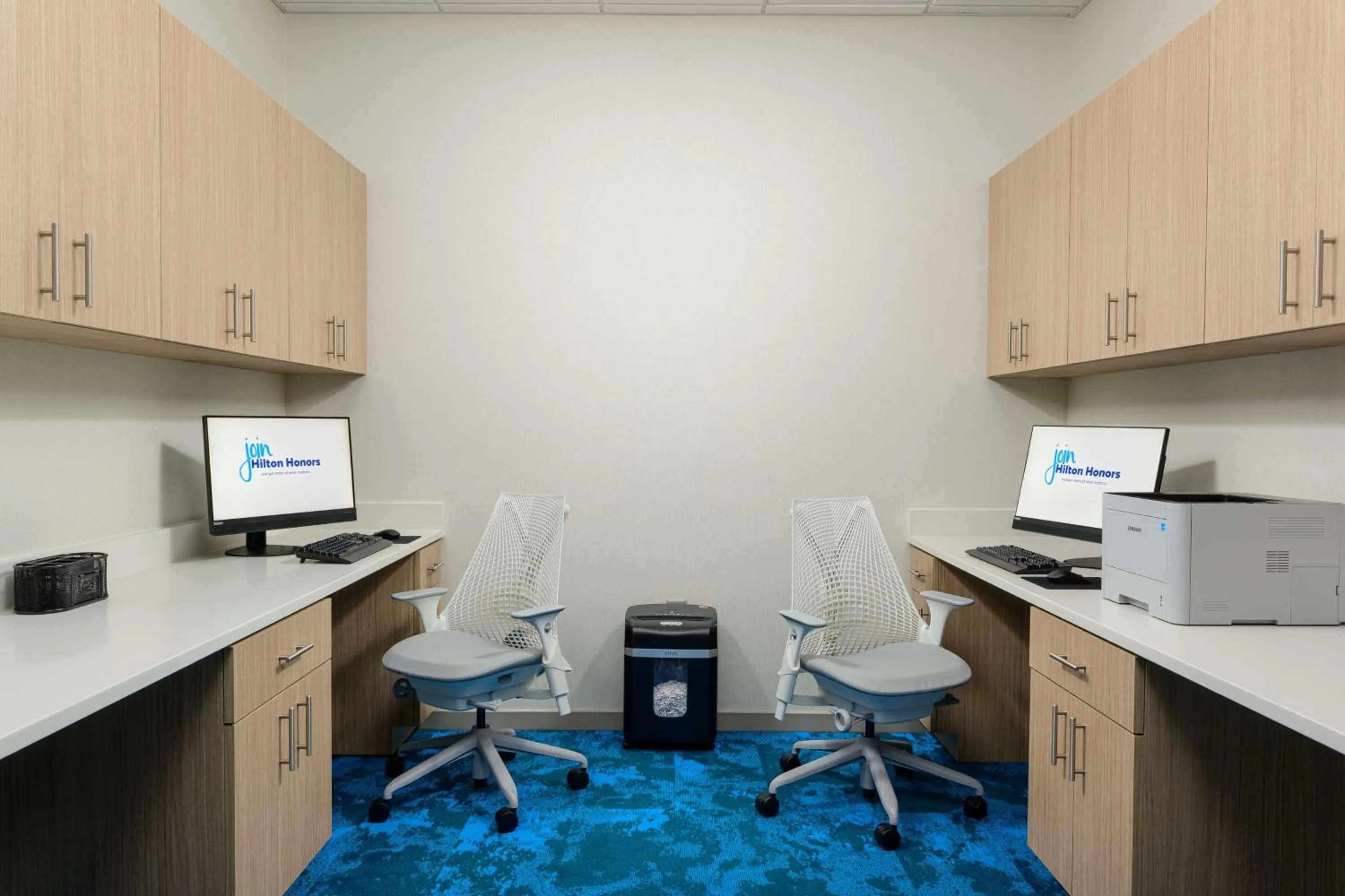 Business facilities in Hilton Garden Inn Knoxville Papermill Drive, Tn