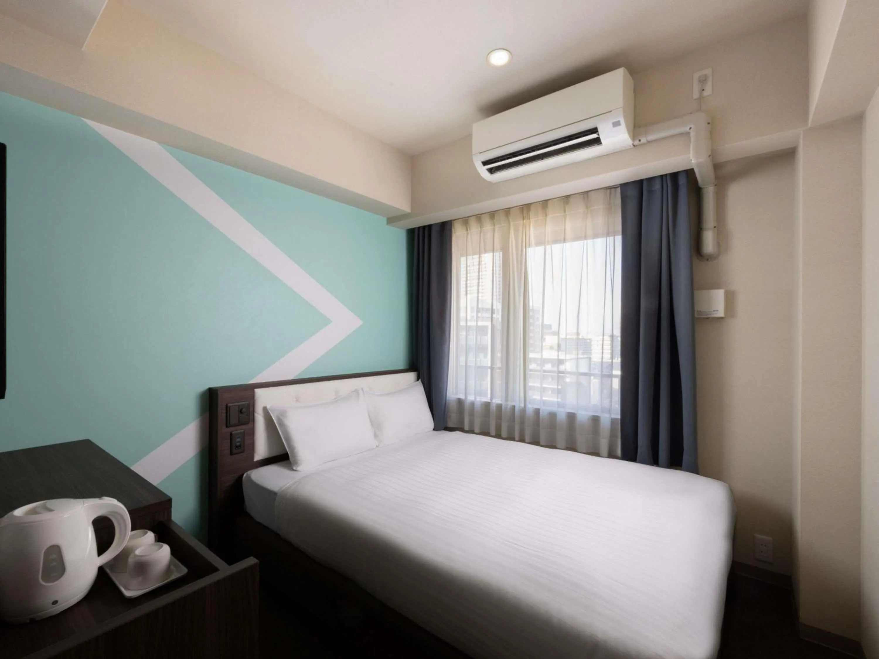 Bedroom, Bed in ibis Budget Osaka Umeda