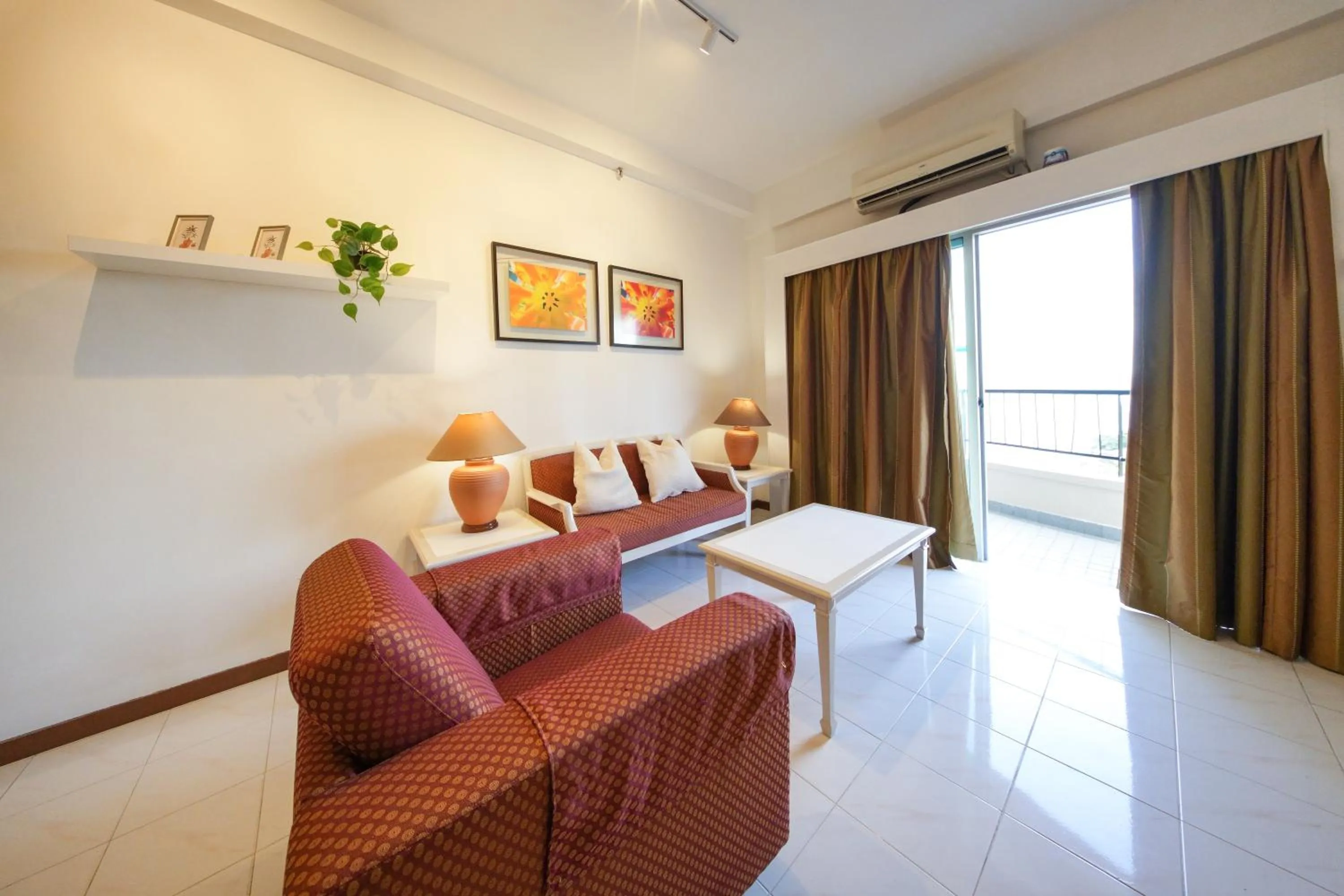 Living room in Rainbow Paradise Beach Resort