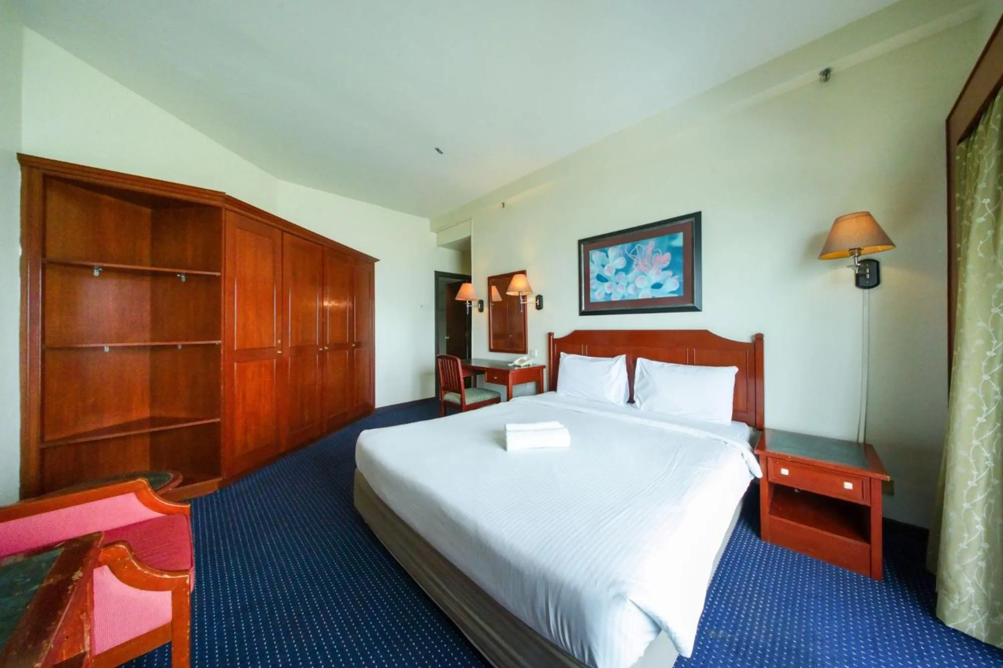 Bedroom in Rainbow Paradise Beach Resort