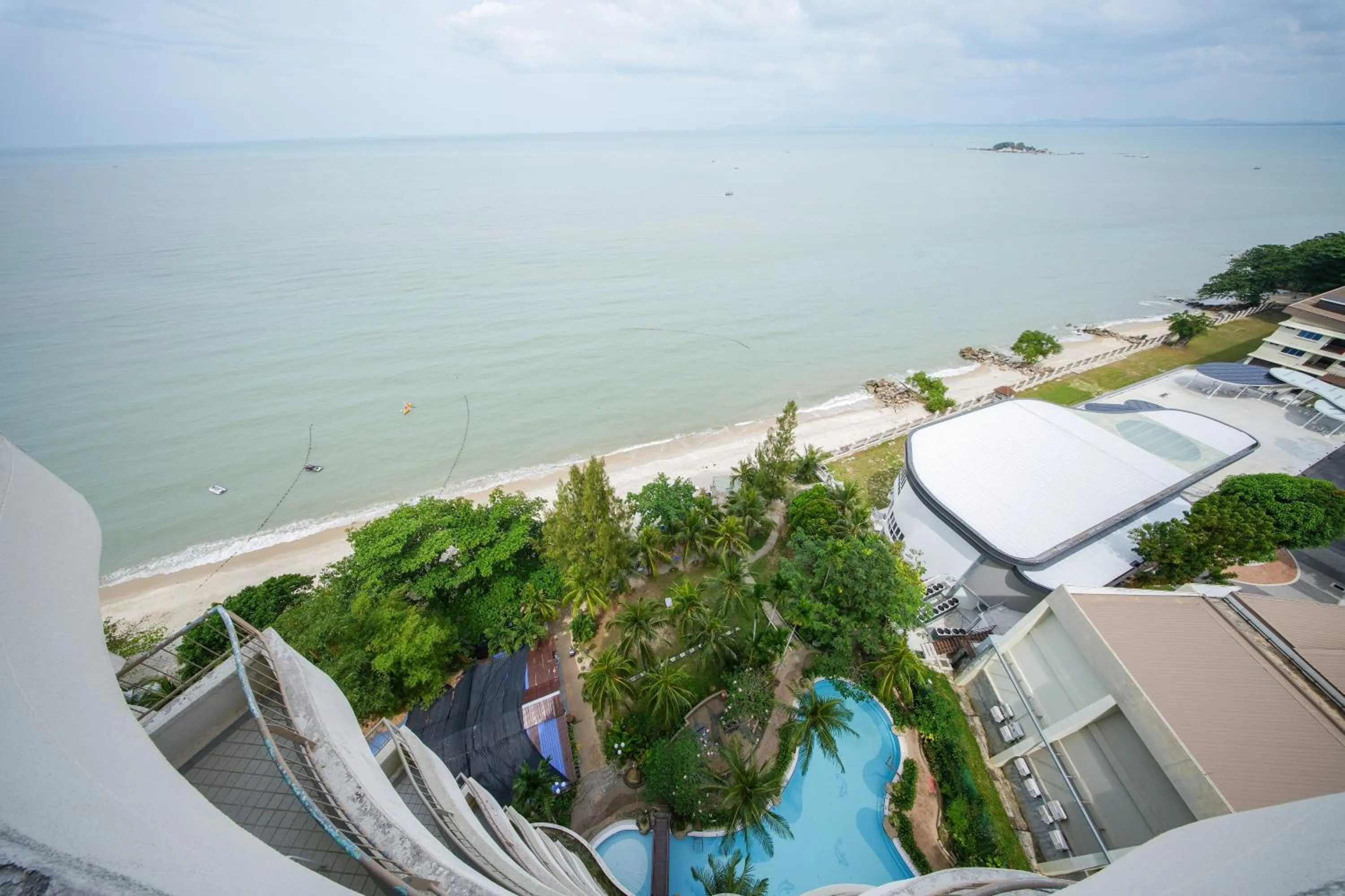 Natural landscape in Rainbow Paradise Beach Resort