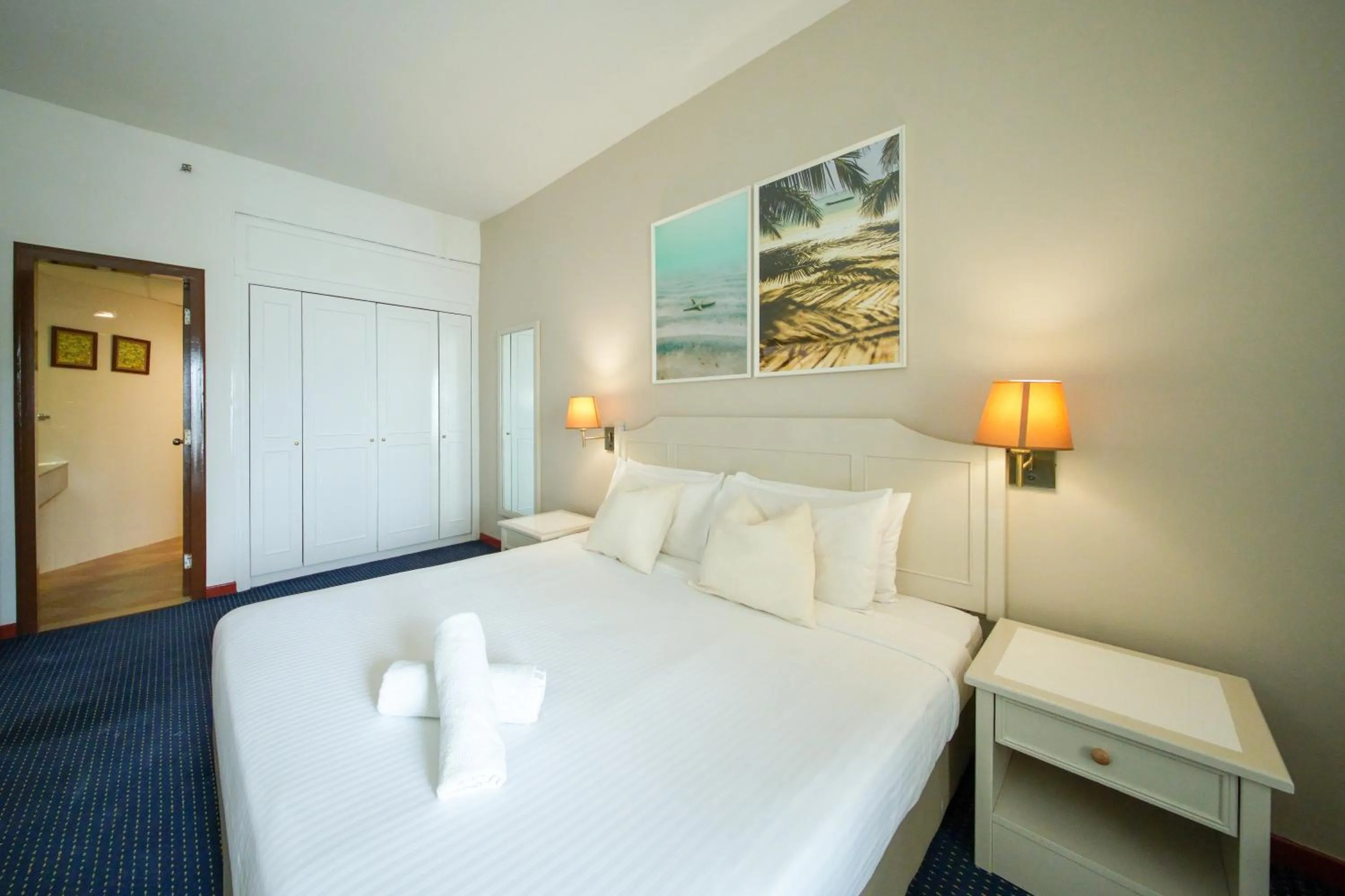 Bedroom in Rainbow Paradise Beach Resort