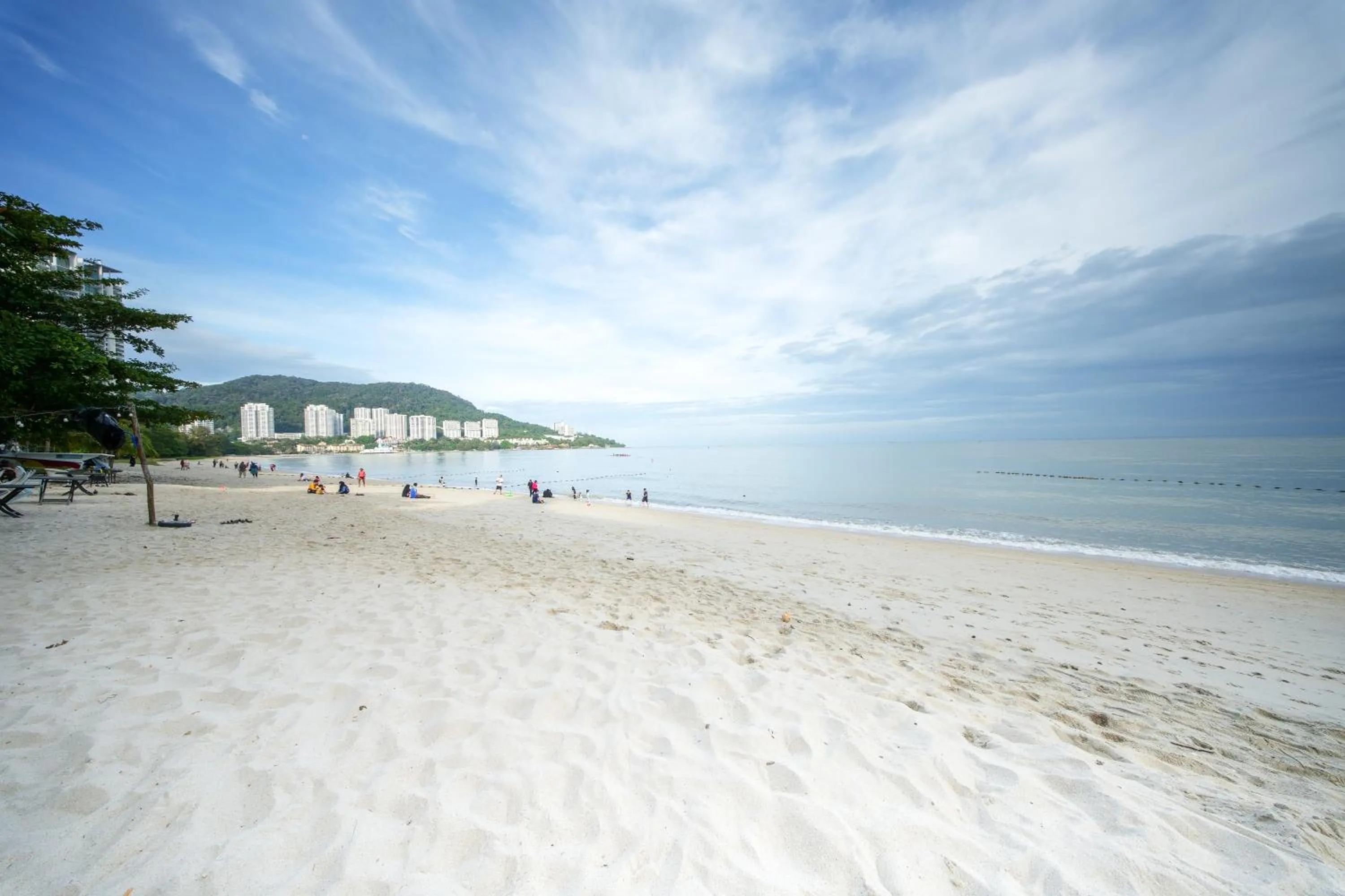 Beach in Rainbow Paradise Beach Resort