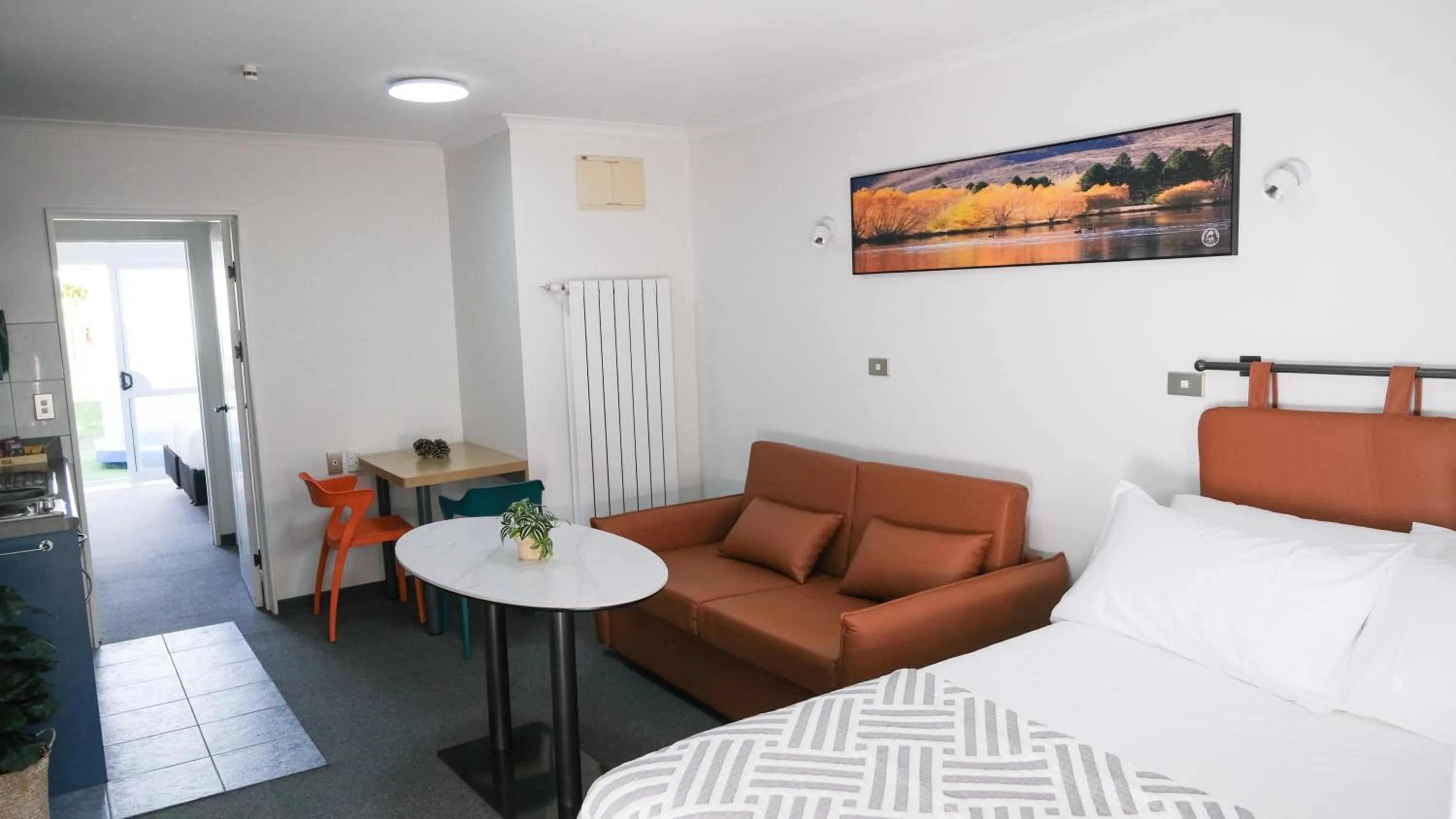 Photo of the whole room, Bed in Alpin Motel & Conference Centre