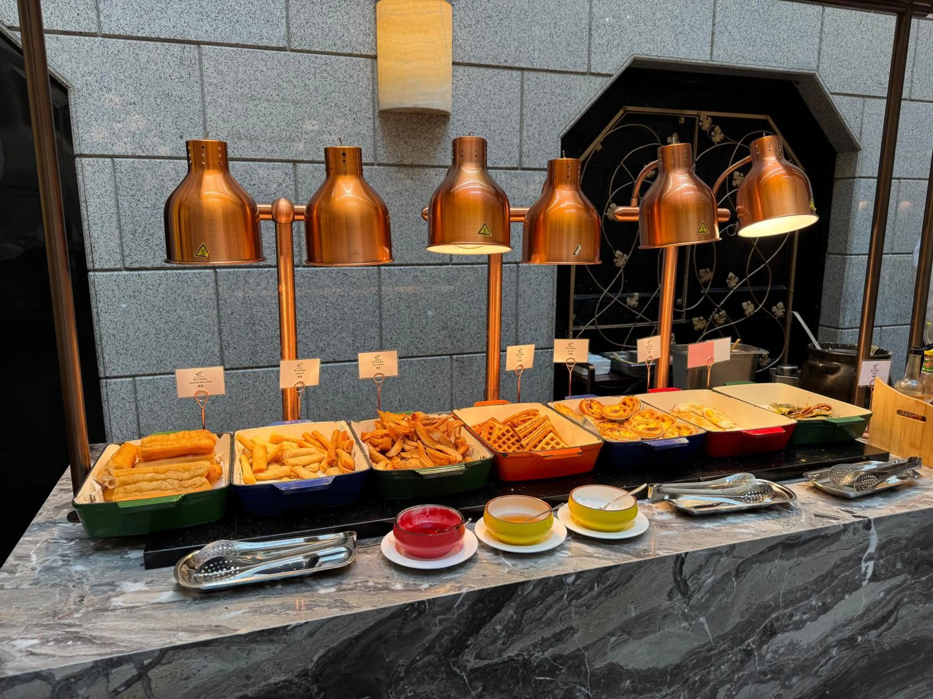 Restaurant/places to eat in Howard Johnson Paragon Hotel Beijing