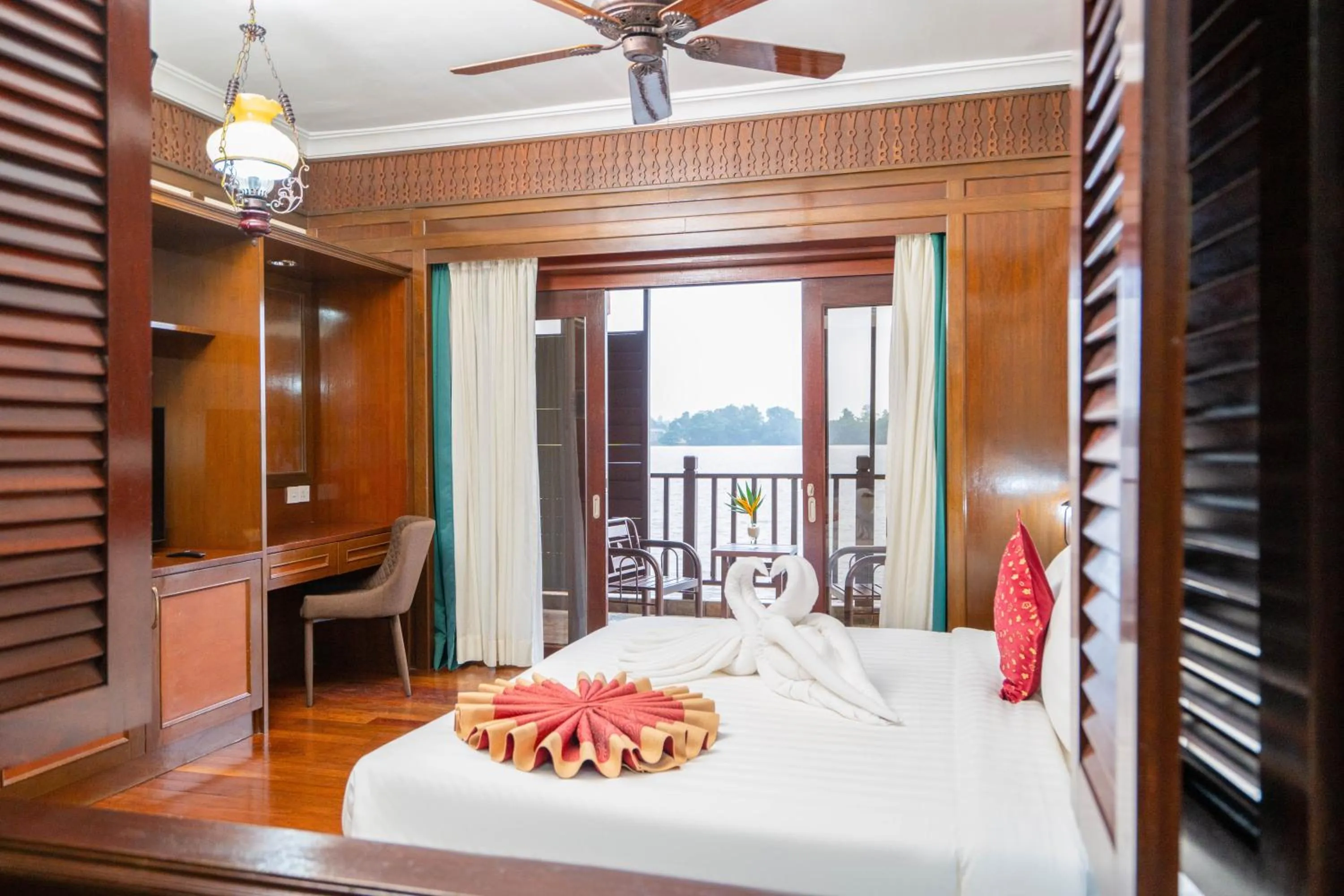 Bedroom, Bed in Bukit Merah Laketown Resort