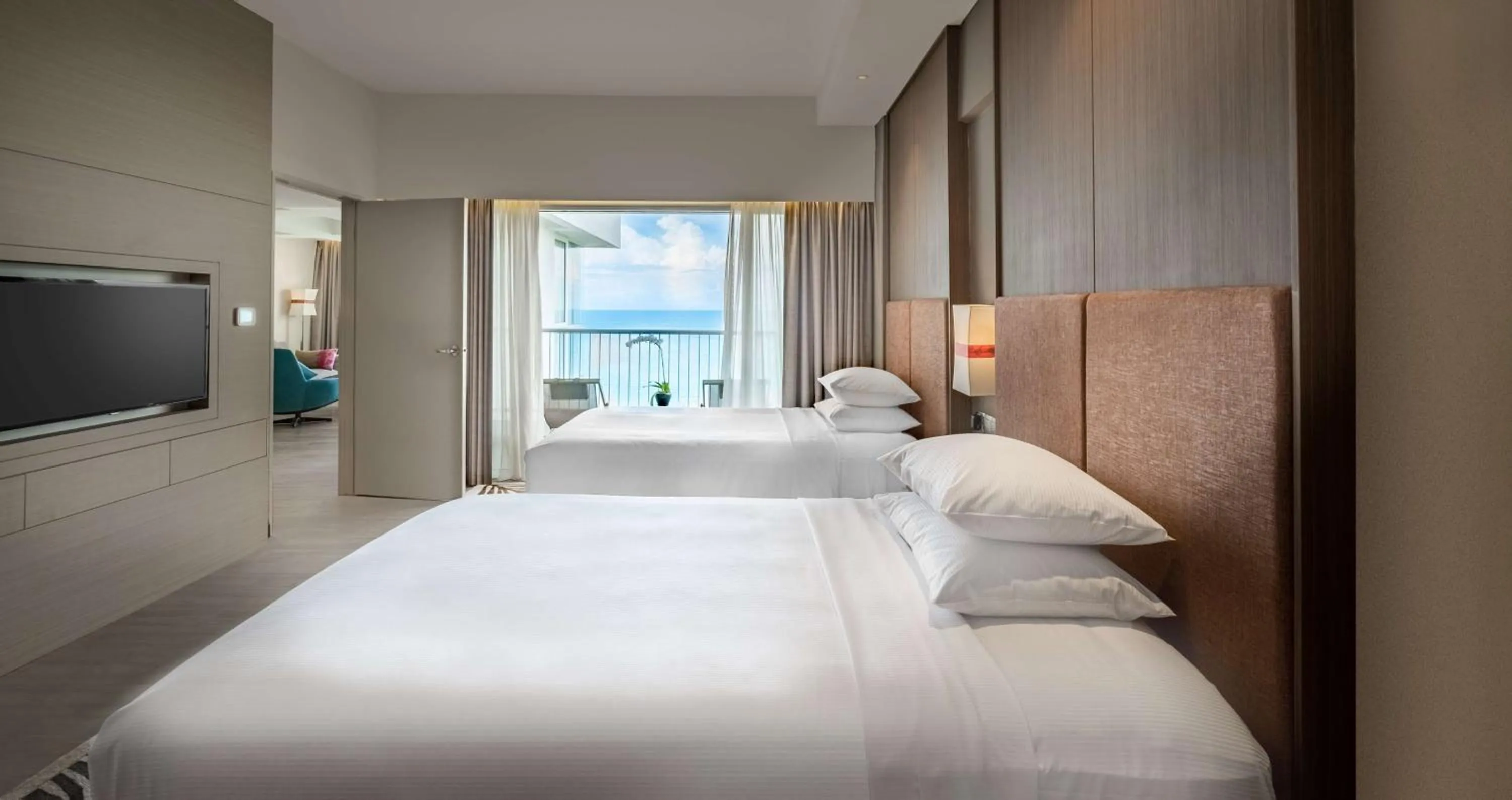 Bed in DoubleTree Resort by Hilton Hotel Penang