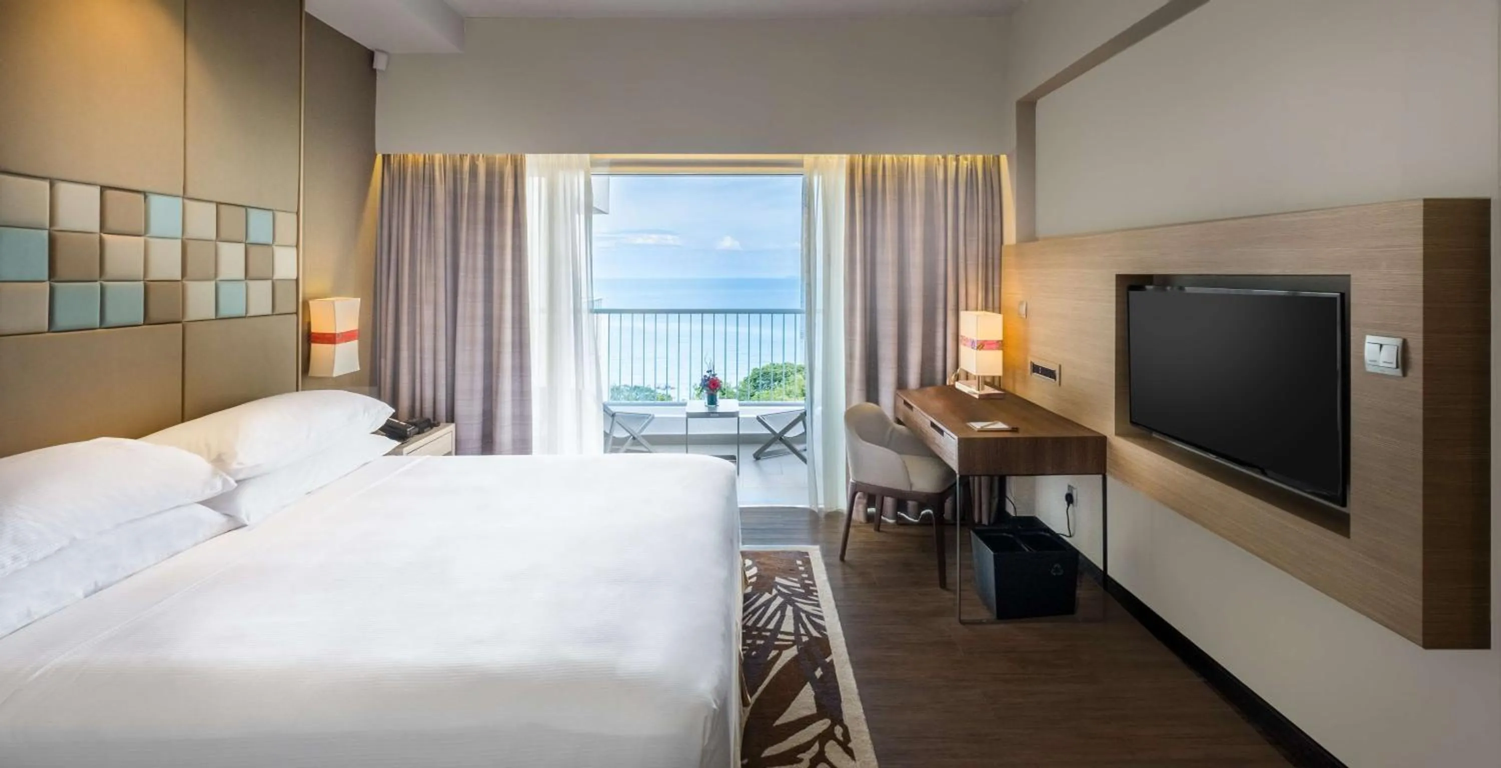 Bed in DoubleTree Resort by Hilton Hotel Penang