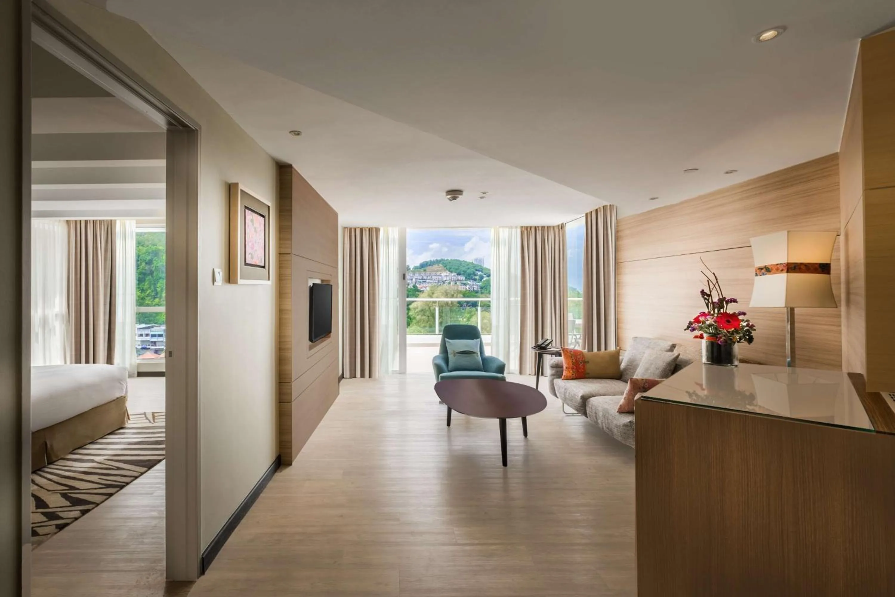 Living room, Bed in DoubleTree Resort by Hilton Hotel Penang