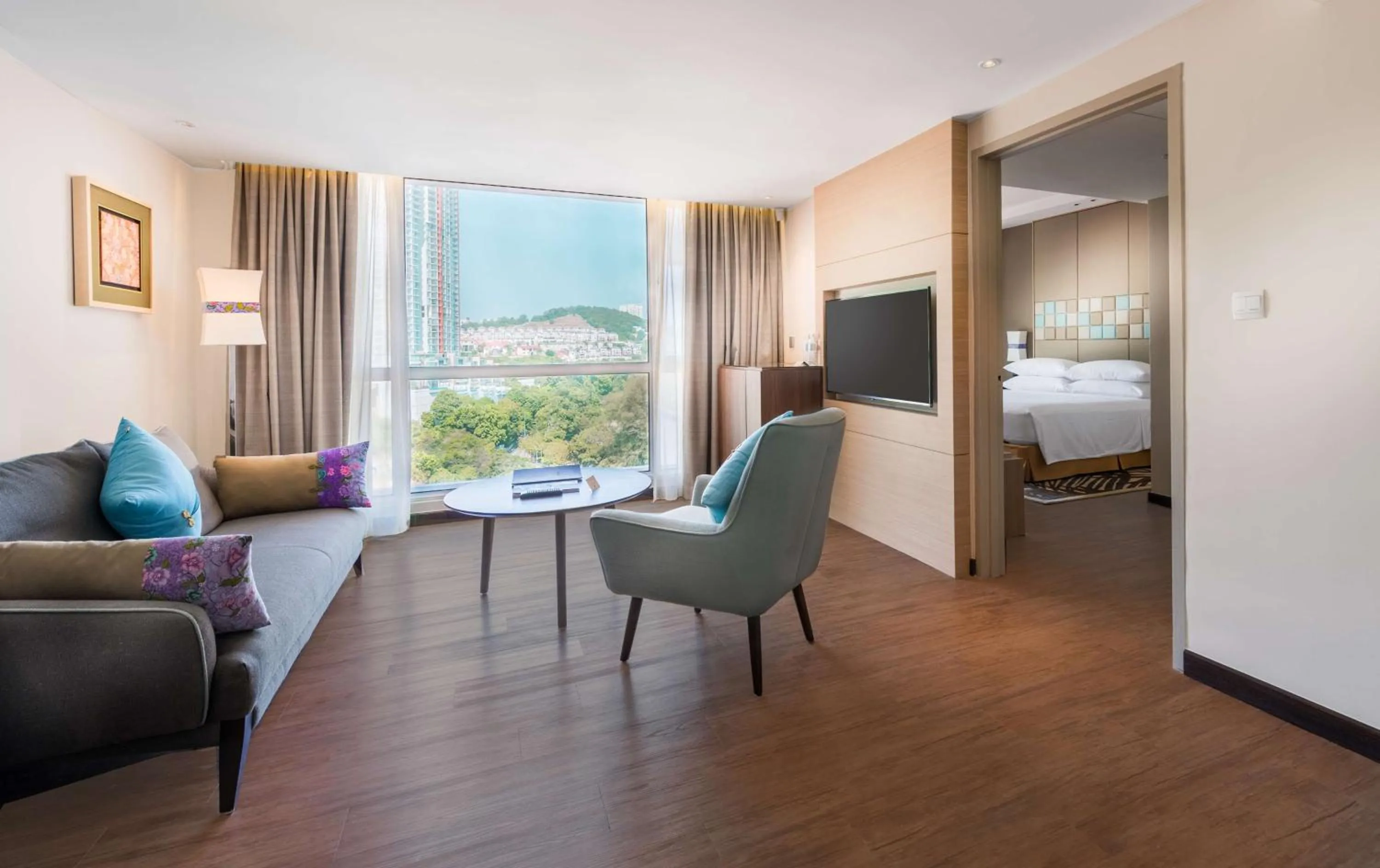 Living room, Bed in DoubleTree Resort by Hilton Hotel Penang