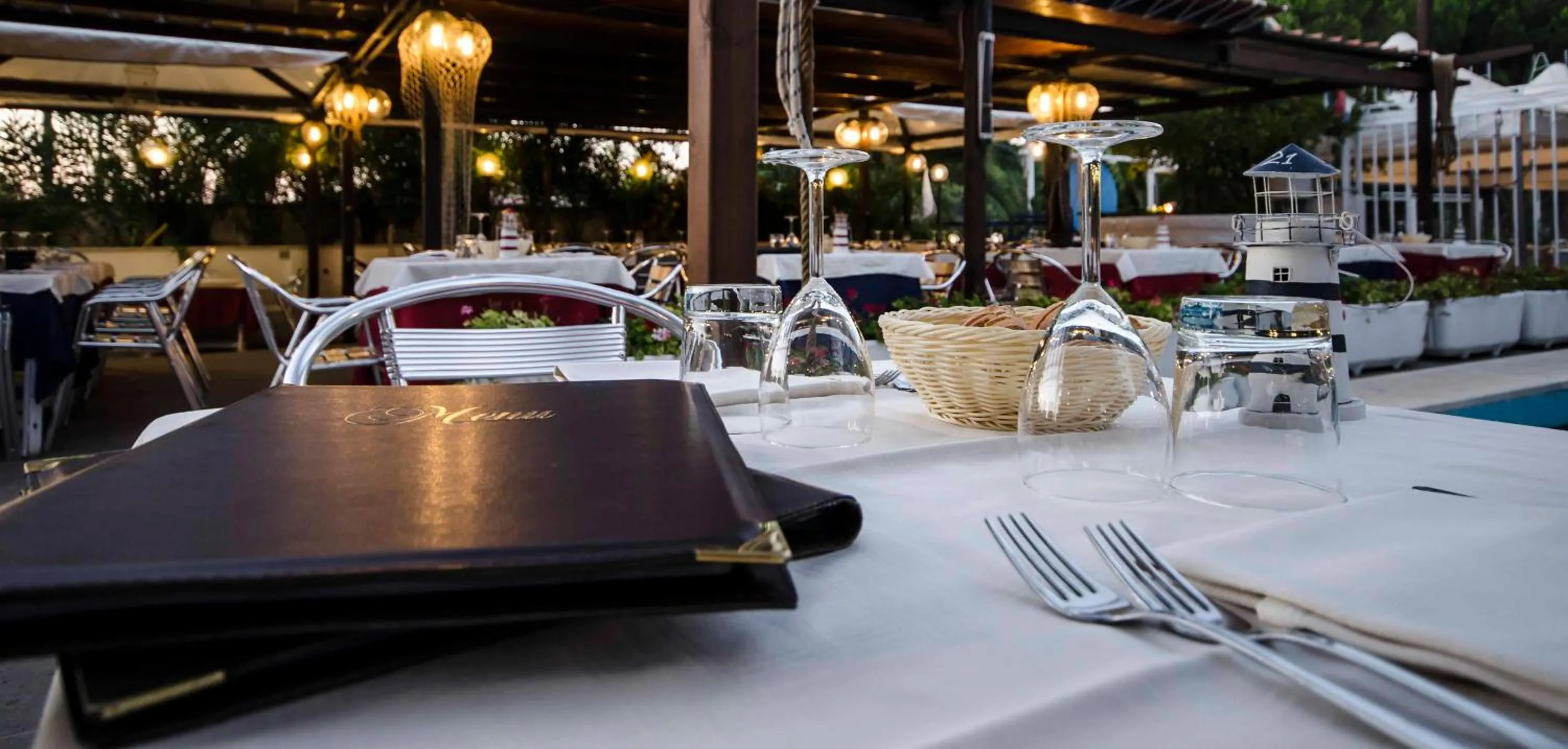 Restaurant/places to eat in Grand Hotel Helios