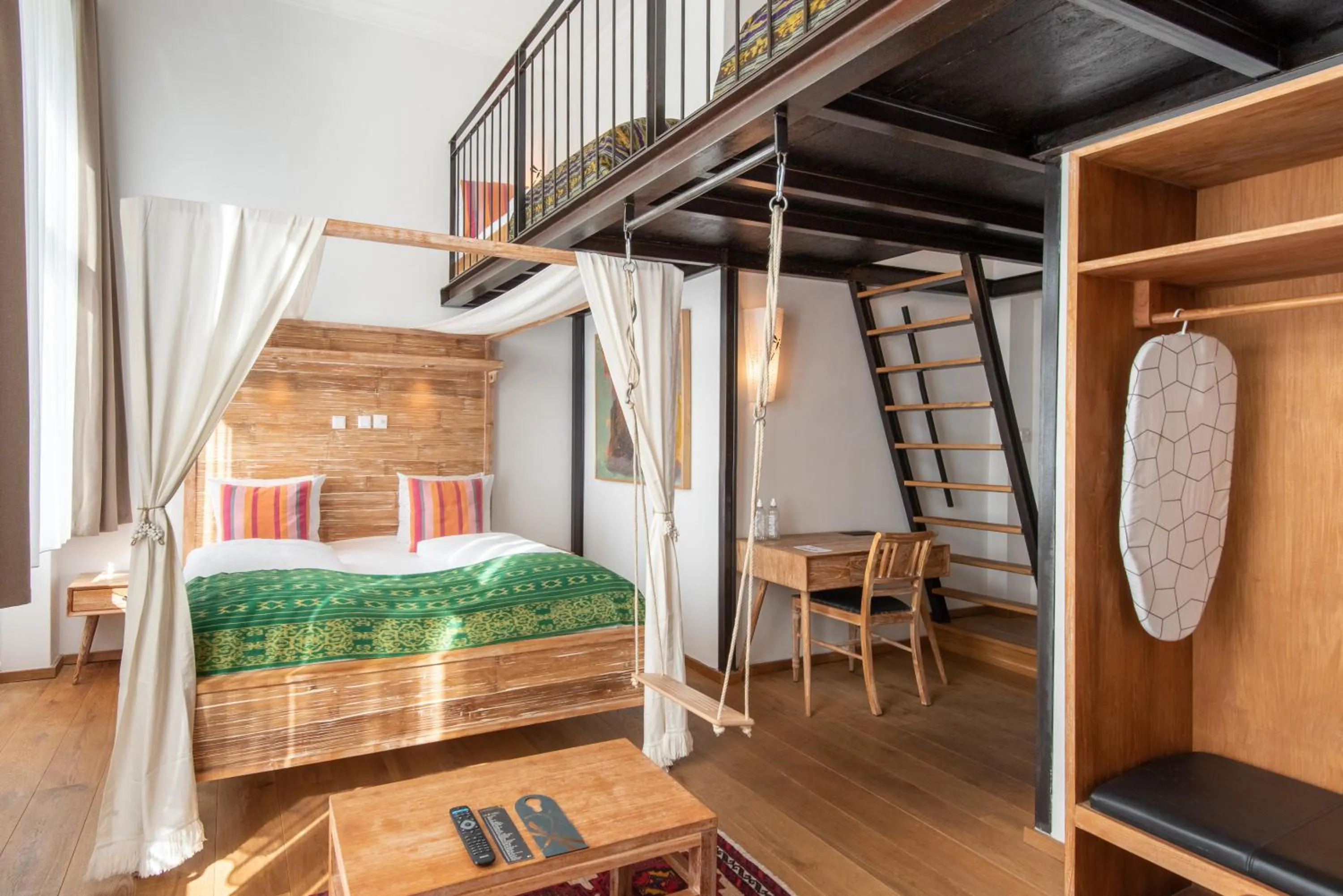 Bedroom, Bed in Lulu Guldsmeden