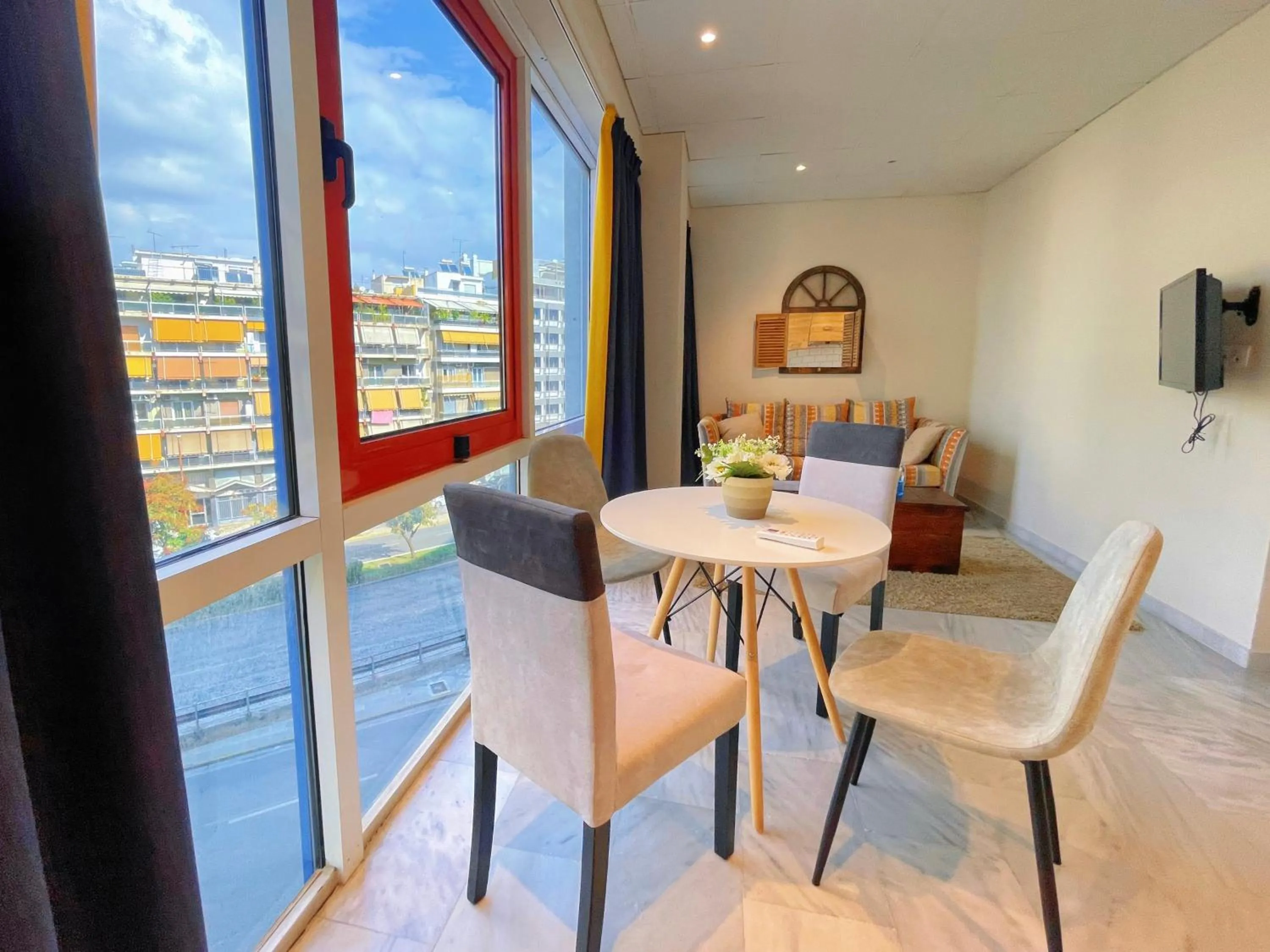 Dining area in WSD Baia Acropolis Hotel Apartment