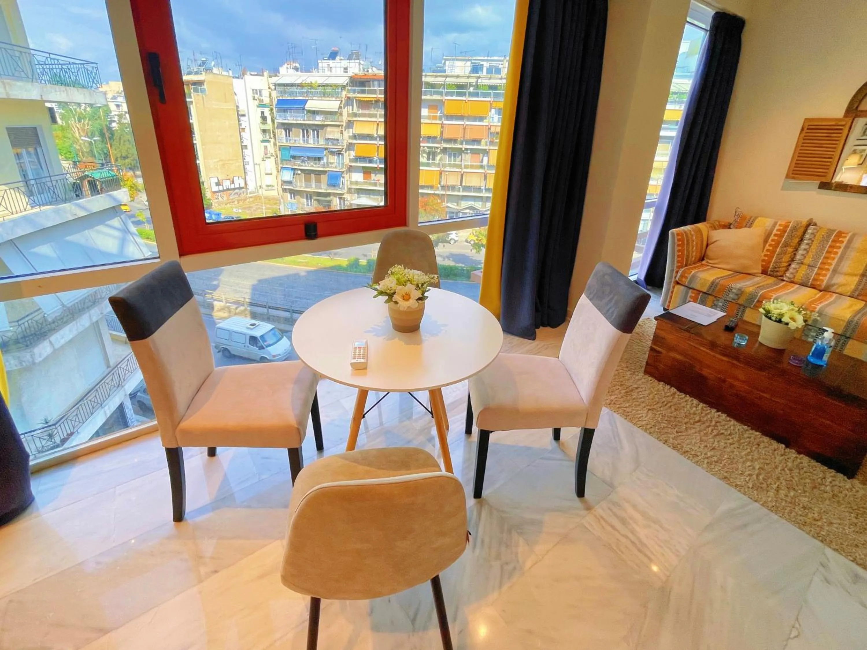 Dining area in WSD Baia Acropolis Hotel Apartment
