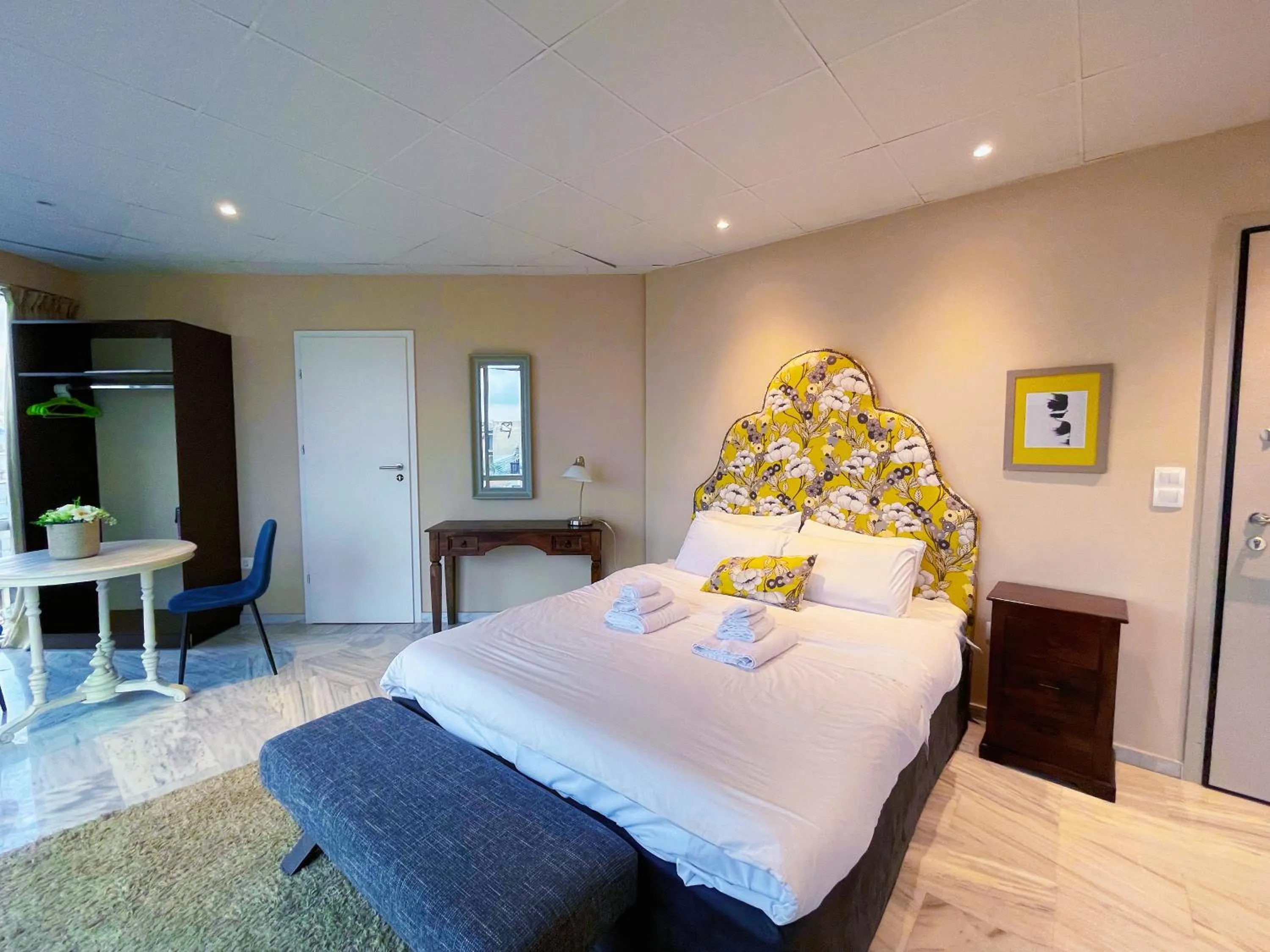 Bed in WSD Baia Acropolis Hotel Apartment