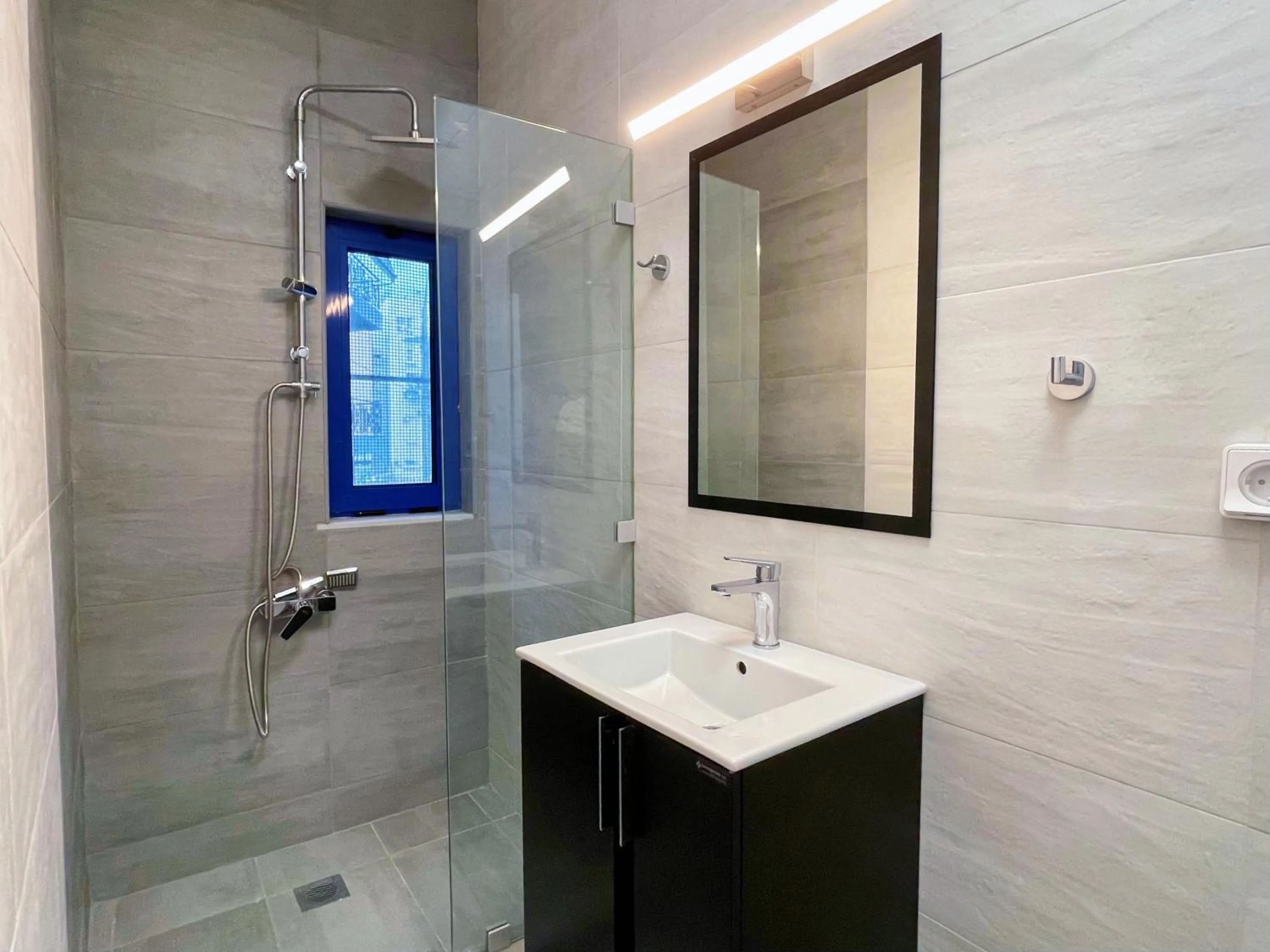 Toilet in WSD Baia Acropolis Hotel Apartment