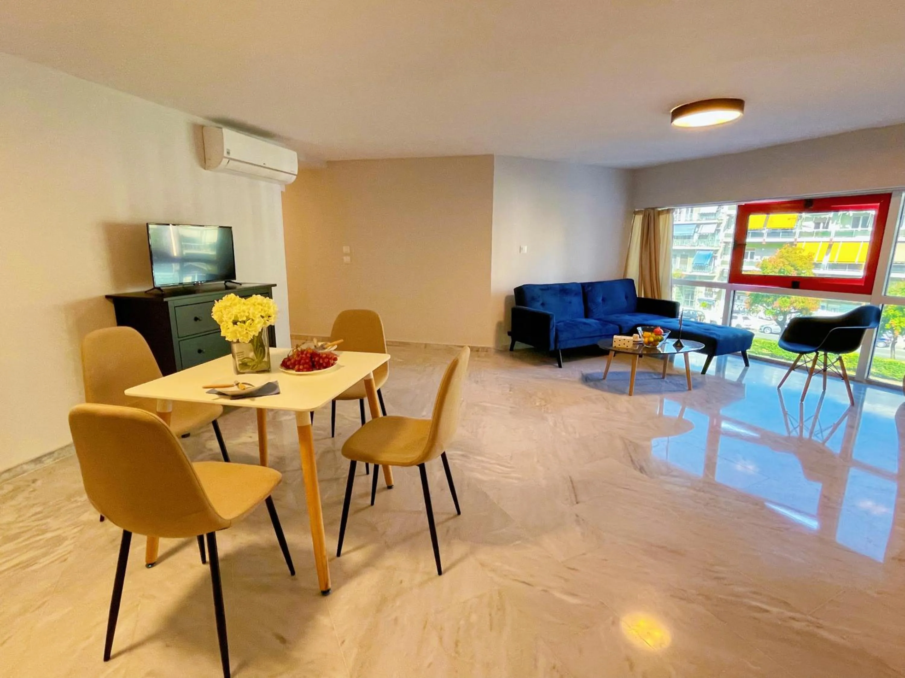 Dining area in WSD Baia Acropolis Hotel Apartment