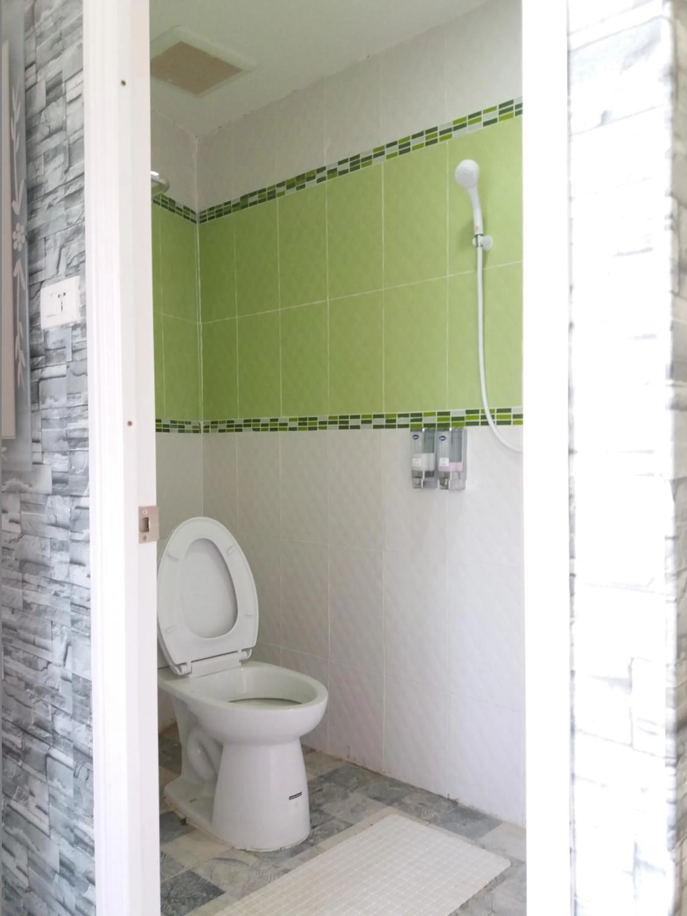 Toilet in Heuan Na Khee