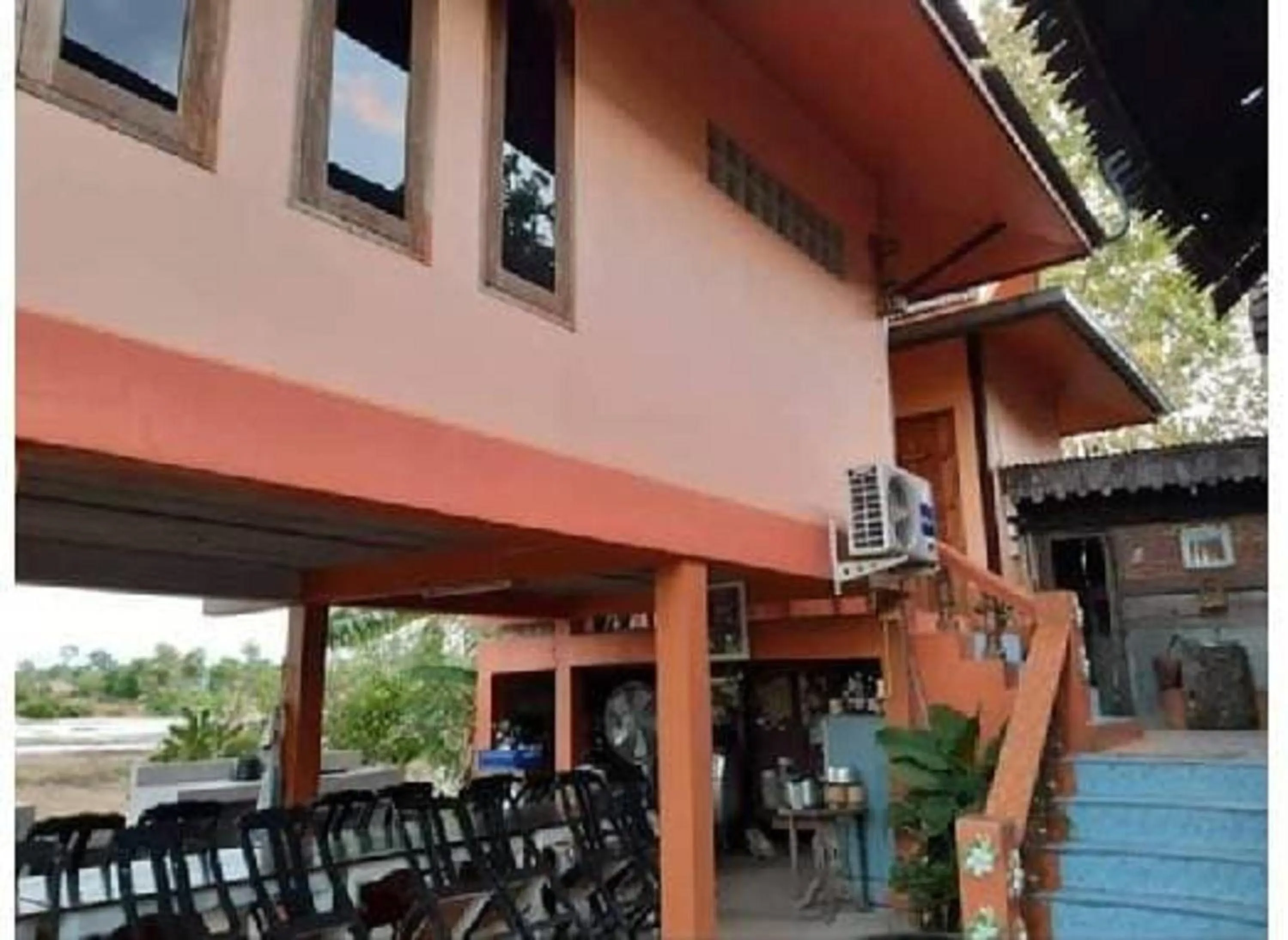 Restaurant/places to eat in Heuan Na Khee