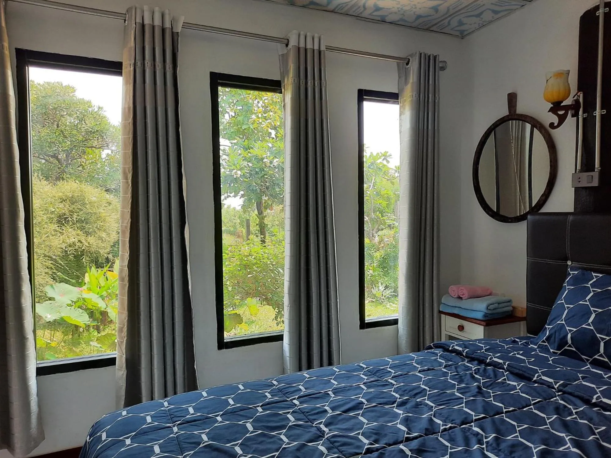 Bedroom, Bed in Heuan Na Khee