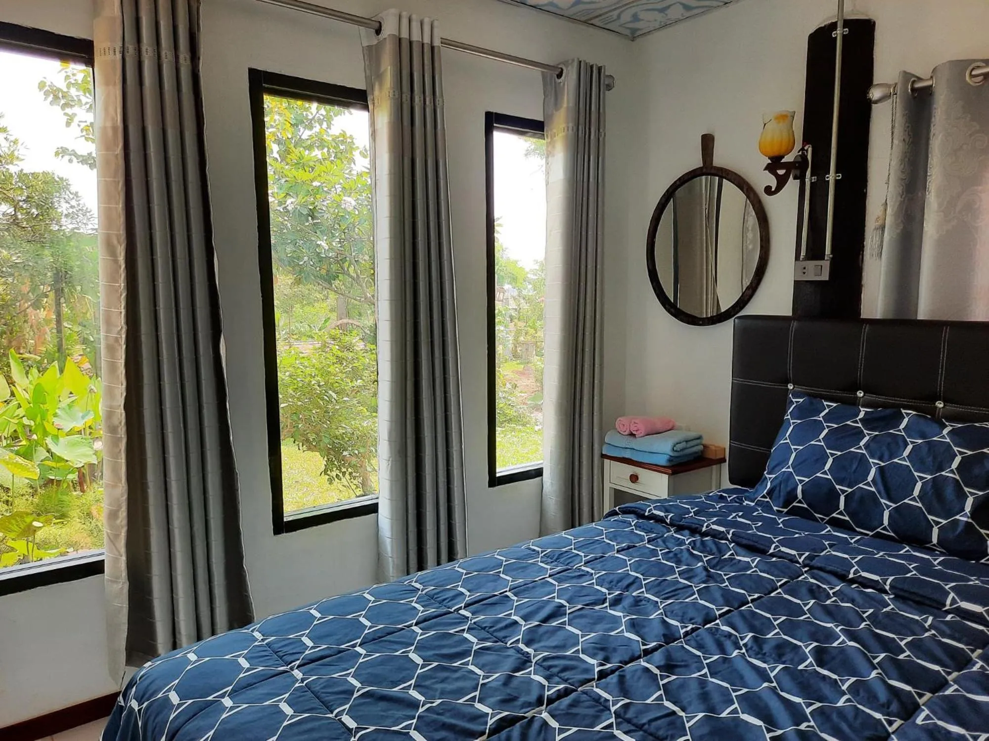 Bedroom, Bed in Heuan Na Khee