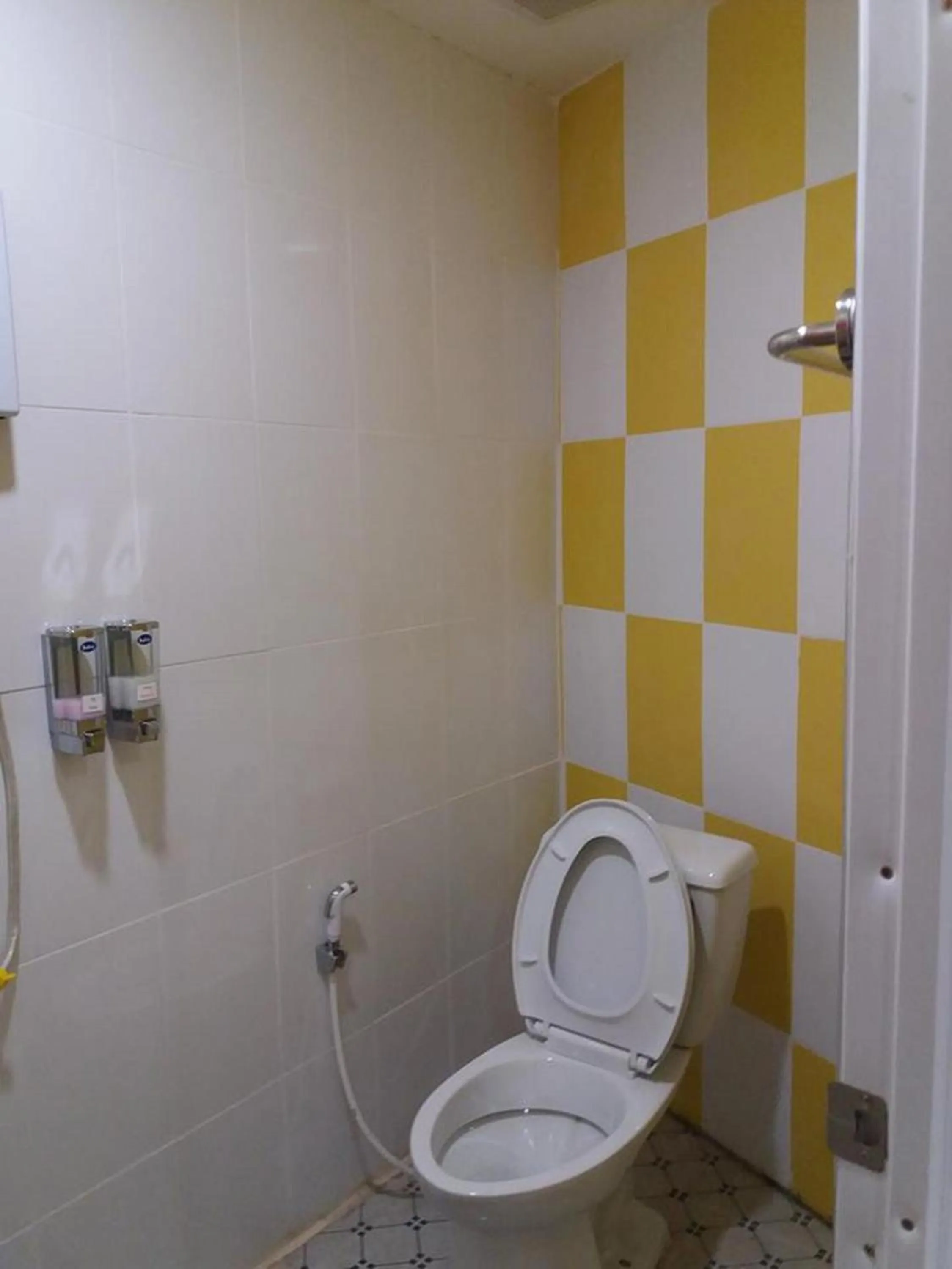 Toilet in Heuan Na Khee