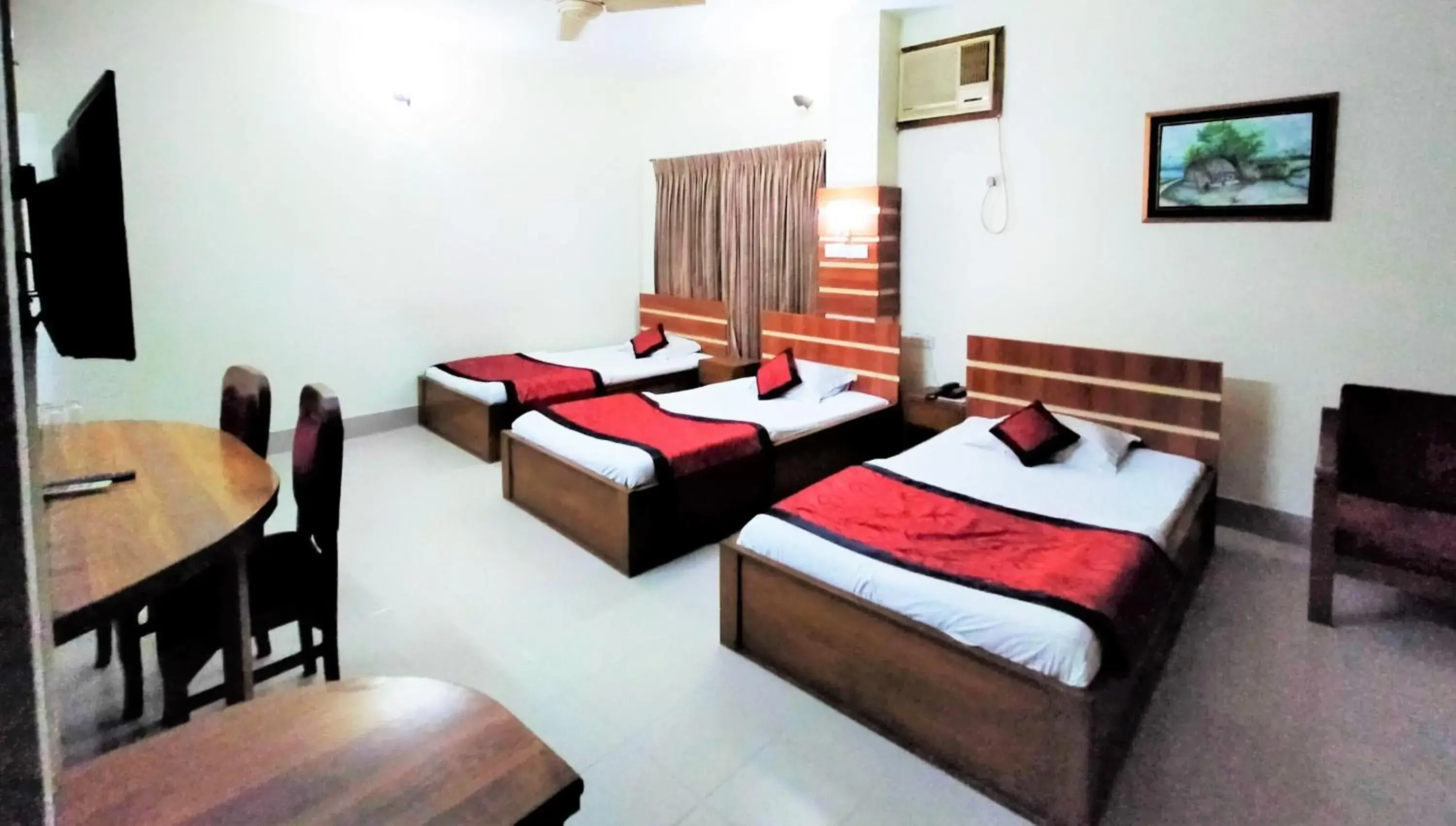 Triple Room in Hotel Supreme Triple Room in Hotel Supreme