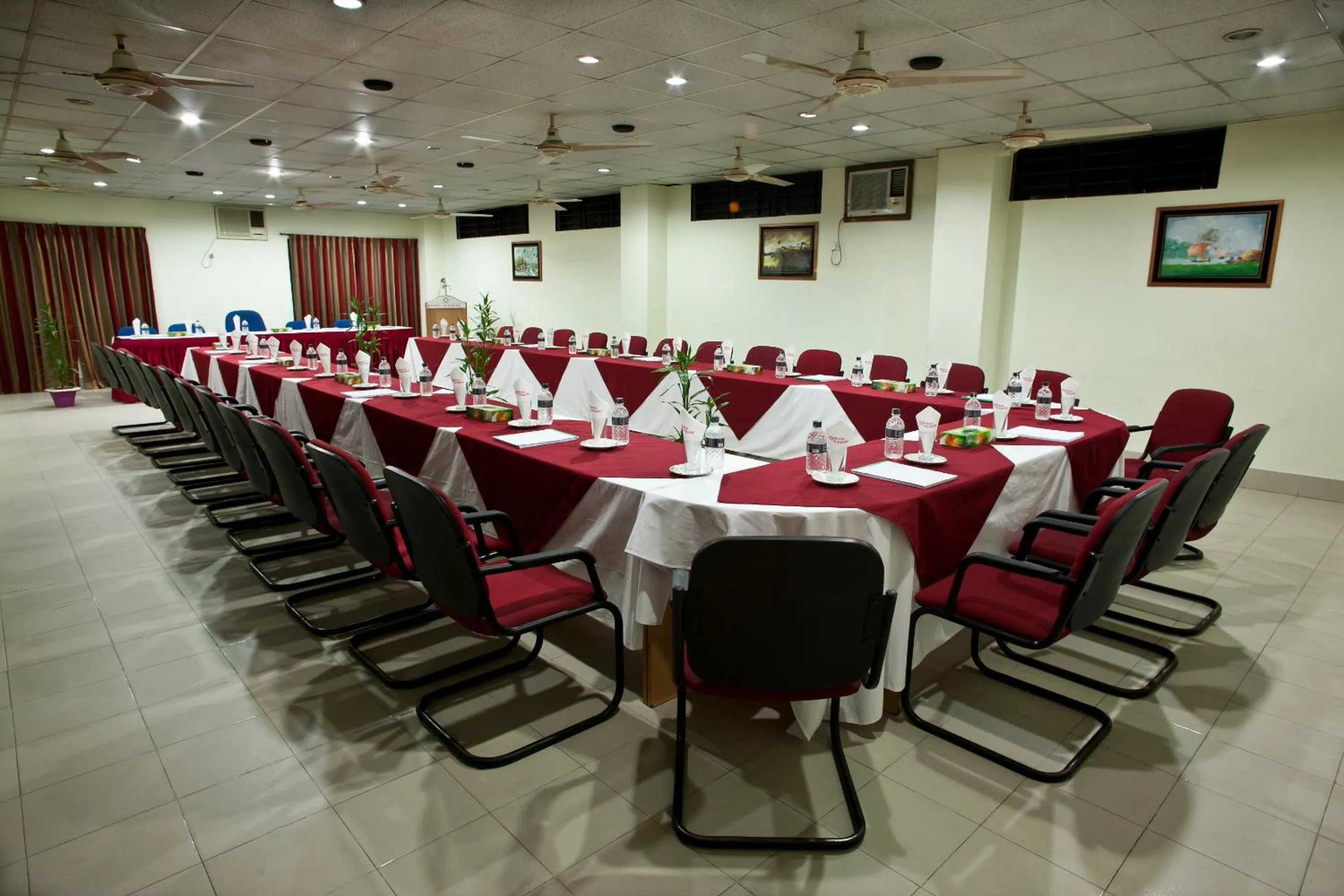 Business facilities in Hotel Supreme