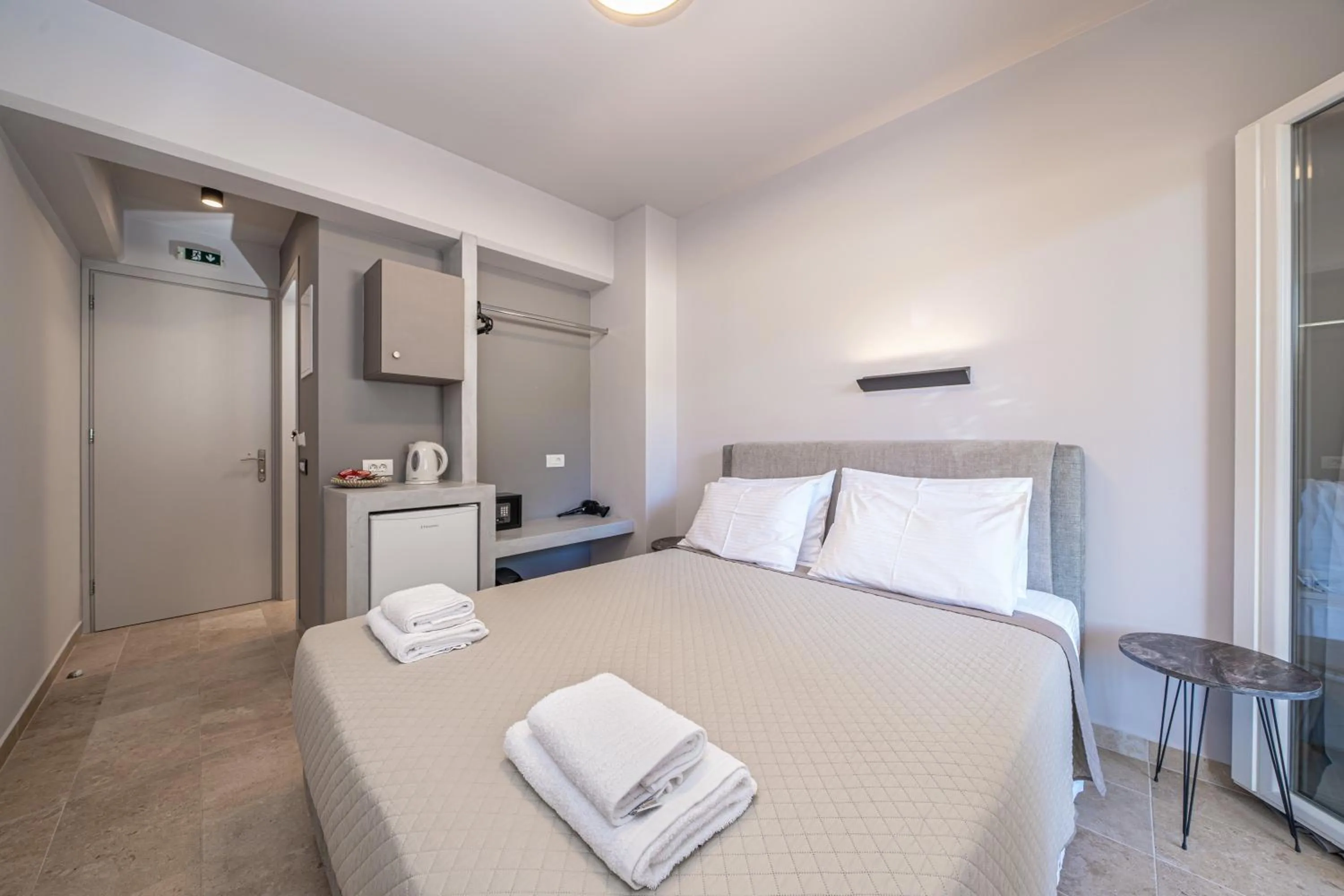 Bed in Egialion Iqia